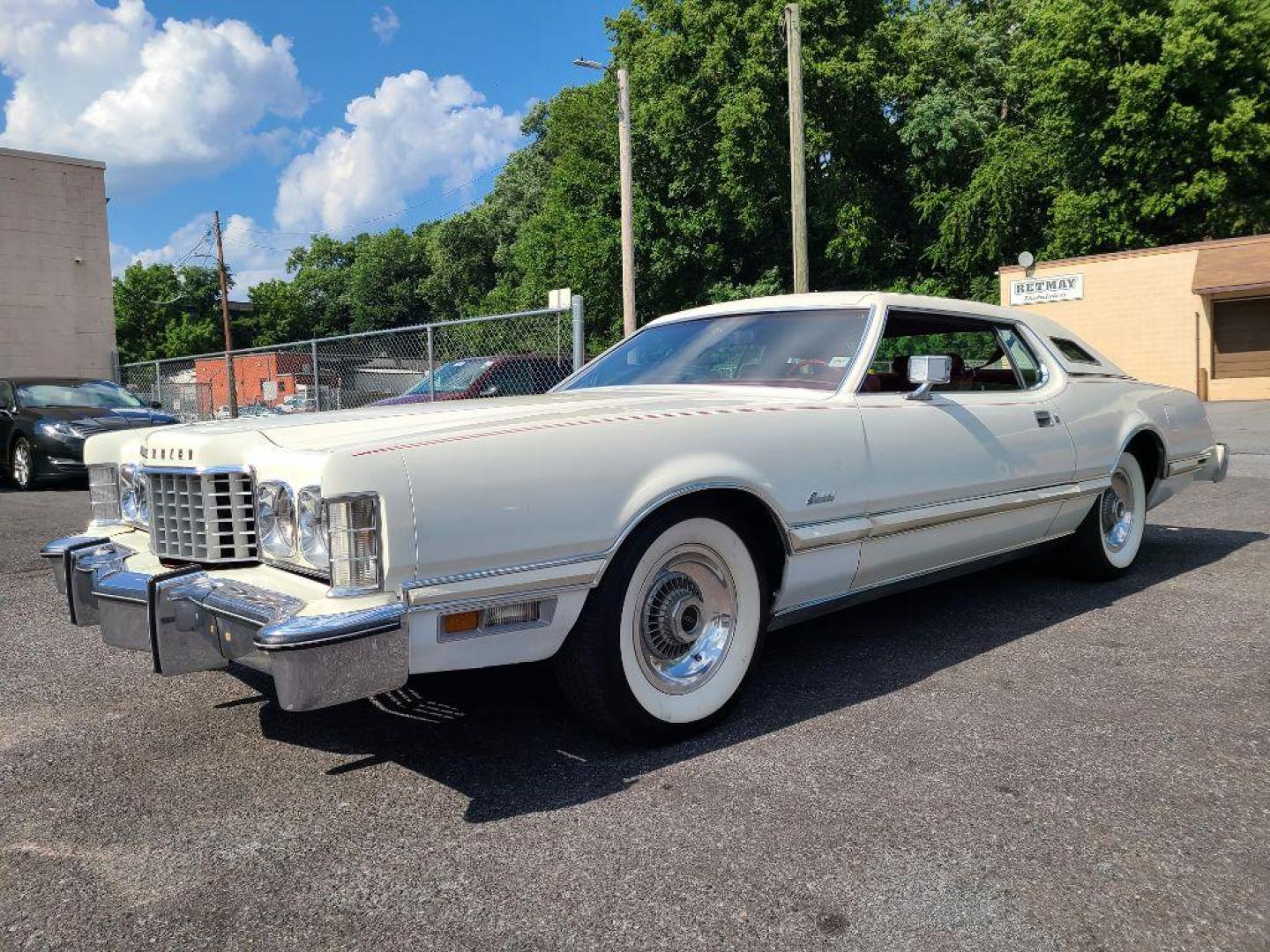 1976 WHITE FORD THUNDERBIRD (6Y87A122439) , Automatic transmission, located at 117 North Cameron Street, Harrisburg, PA, 17101, (717) 963-8962, 40.266762, -76.875259 - WE FINANCE!!! Good Credit/ Bad Credit/ No Credit - ALL Trade-Ins Welcomed!!! ***Guaranteed Credit Approval*** APPLY ONLINE or CALL us TODAY ;) Internet Prices and Marketplace Prices are SPECIAL discounted ***CASH DEALS*** Retail Prices are higher. Please call us to discuss your cash and finan - Photo#0