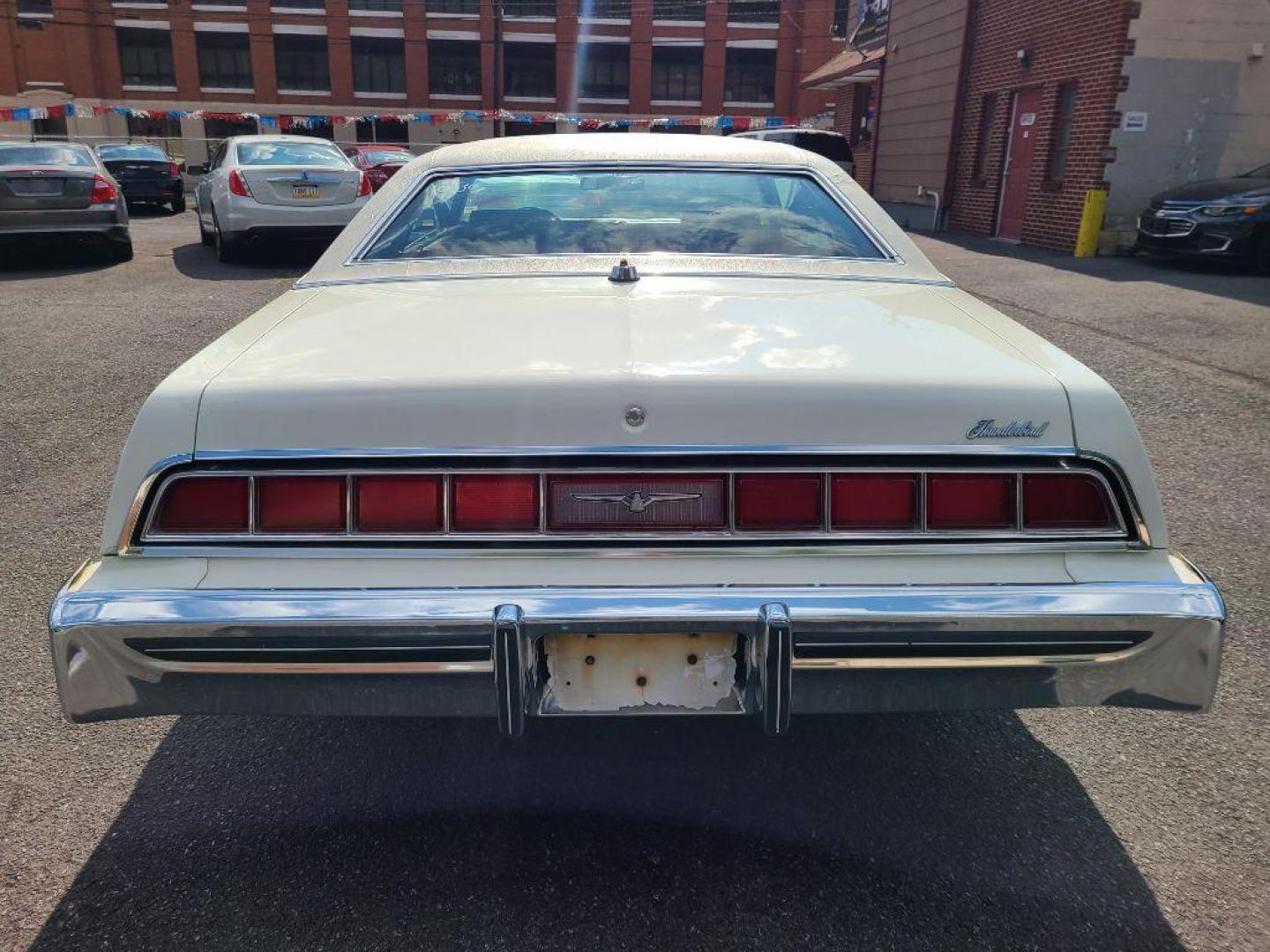 1976 WHITE FORD THUNDERBIRD (6Y87A122439) , Automatic transmission, located at 117 North Cameron Street, Harrisburg, PA, 17101, (717) 963-8962, 40.266762, -76.875259 - WE FINANCE!!! Good Credit/ Bad Credit/ No Credit - ALL Trade-Ins Welcomed!!! ***Guaranteed Credit Approval*** APPLY ONLINE or CALL us TODAY ;) Internet Prices and Marketplace Prices are SPECIAL discounted ***CASH DEALS*** Retail Prices are higher. Please call us to discuss your cash and finan - Photo#3