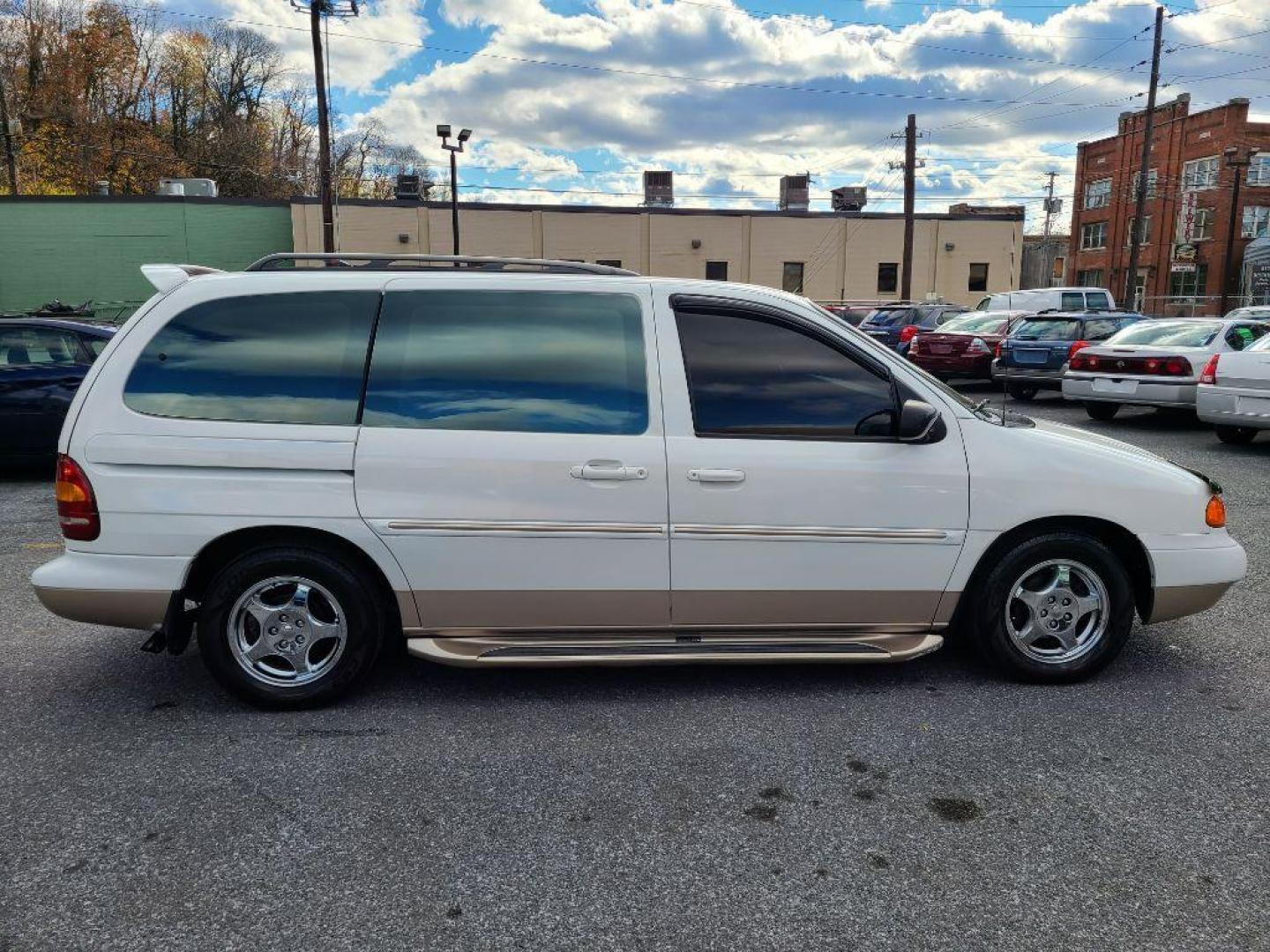 1998 WHITE FORD WINDSTAR WAGON (2FMDA5143WB) with an 3.8L engine, Automatic transmission, located at 117 North Cameron Street, Harrisburg, PA, 17101, (717) 963-8962, 40.266762, -76.875259 - WE FINANCE!!! Good Credit/ Bad Credit/ No Credit - ALL Trade-Ins Welcomed!!! ***Guaranteed Credit Approval*** APPLY ONLINE or CALL us TODAY ;) Internet Prices and Marketplace Prices are SPECIAL discounted ***CASH DEALS*** Retail Prices are higher. Please call us to discuss your cash and finan - Photo#6