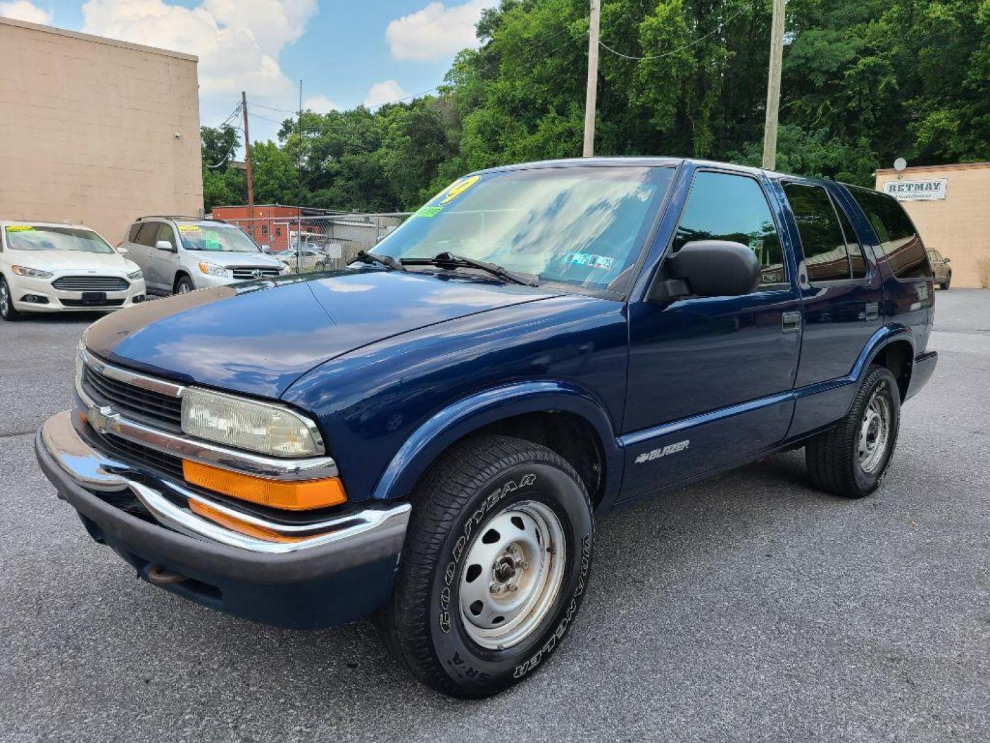 1999 BLUE CHEVROLET BLAZER LS (1GNDT13W3XK) with an 4.3L engine, Automatic transmission, located at 117 North Cameron Street, Harrisburg, PA, 17101, (717) 963-8962, 40.266762, -76.875259 - CASH DEAL $2,995 ***Guaranteed Credit Approval*** APPLY ONLINE or CALL us TODAY ;) Internet Prices and Marketplace Prices are SPECIAL discounted ***CASH DEALS*** Retail Prices are higher. Please call us to discuss your cash and financing options. All quoted payments are with a TransUnion FICO - Photo#0