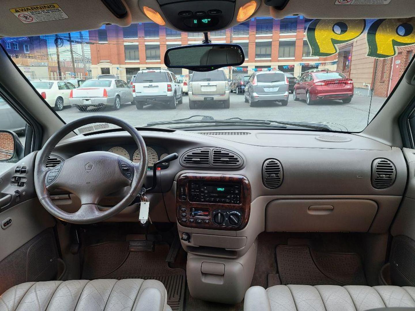 1999 WHITE CHRYSLER TOWN and COUNTRY LIMITED (1C4GP64L5XB) with an 3.8L engine, Automatic transmission, located at 117 North Cameron Street, Harrisburg, PA, 17101, (717) 963-8962, 40.266762, -76.875259 - WE FINANCE!!! Good Credit/ Bad Credit/ No Credit - ALL Trade-Ins Welcomed!!! ***Guaranteed Credit Approval*** APPLY ONLINE or CALL us TODAY ;) Internet Prices and Marketplace Prices are SPECIAL discounted ***CASH DEALS*** Retail Prices are higher. Please call us to discuss your cash and finan - Photo#9