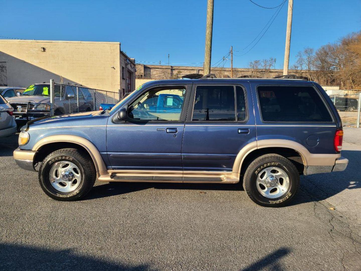 1999 BLUE FORD EXPLORER EDDIE BAUER (1FMDU34E2XZ) with an 4.0L engine, Automatic transmission, located at 117 North Cameron Street, Harrisburg, PA, 17101, (717) 963-8962, 40.266762, -76.875259 - WE FINANCE!!! Good Credit/ Bad Credit/ No Credit - ALL Trade-Ins Welcomed!!! ***Guaranteed Credit Approval*** APPLY ONLINE or CALL us TODAY ;) Internet Prices and Marketplace Prices are SPECIAL discounted ***CASH DEALS*** Retail Prices are higher. Please call us to discuss your cash and finan - Photo#1