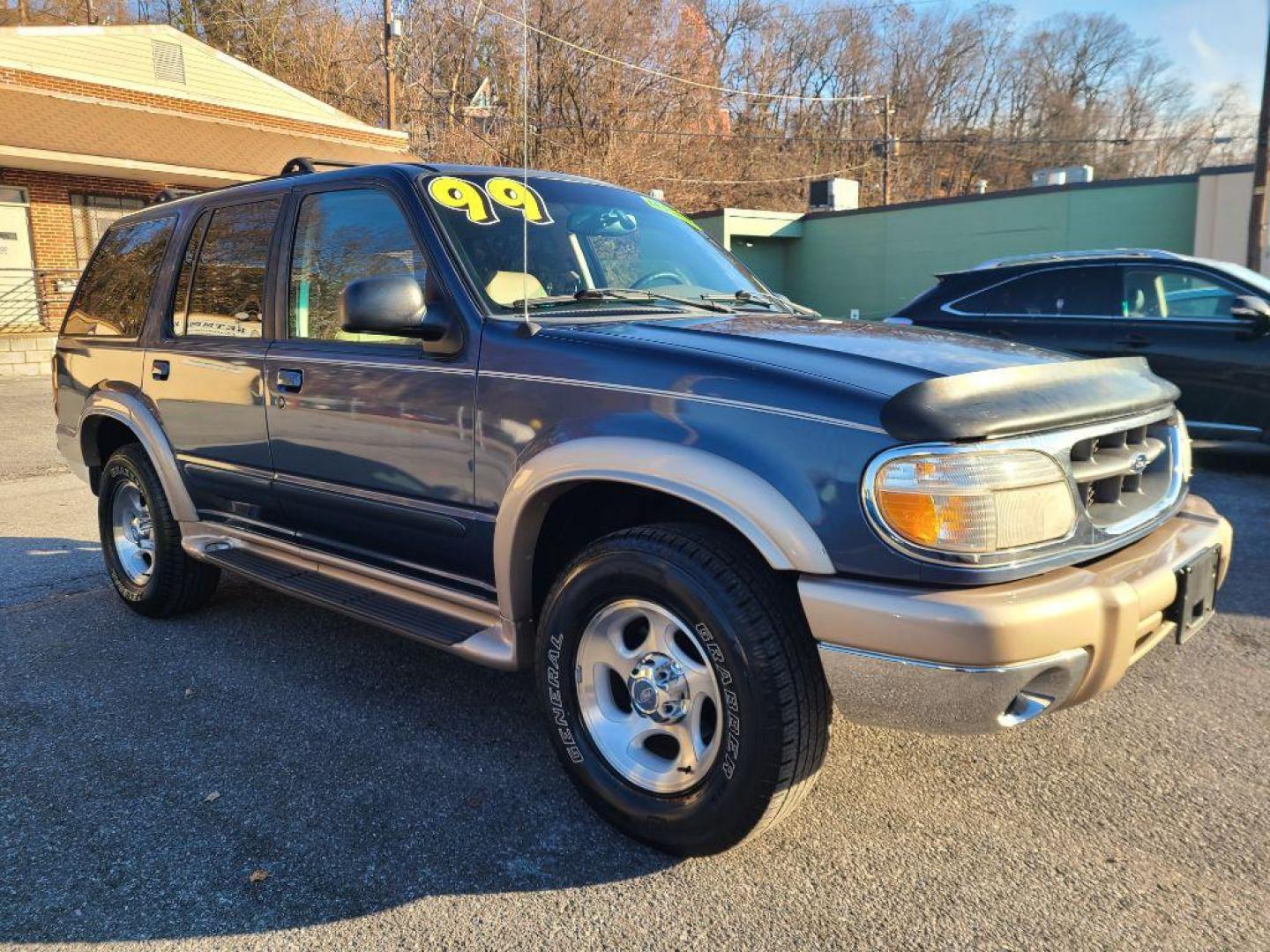 1999 BLUE FORD EXPLORER EDDIE BAUER (1FMDU34E2XZ) with an 4.0L engine, Automatic transmission, located at 117 North Cameron Street, Harrisburg, PA, 17101, (717) 963-8962, 40.266762, -76.875259 - WE FINANCE!!! Good Credit/ Bad Credit/ No Credit - ALL Trade-Ins Welcomed!!! ***Guaranteed Credit Approval*** APPLY ONLINE or CALL us TODAY ;) Internet Prices and Marketplace Prices are SPECIAL discounted ***CASH DEALS*** Retail Prices are higher. Please call us to discuss your cash and finan - Photo#6