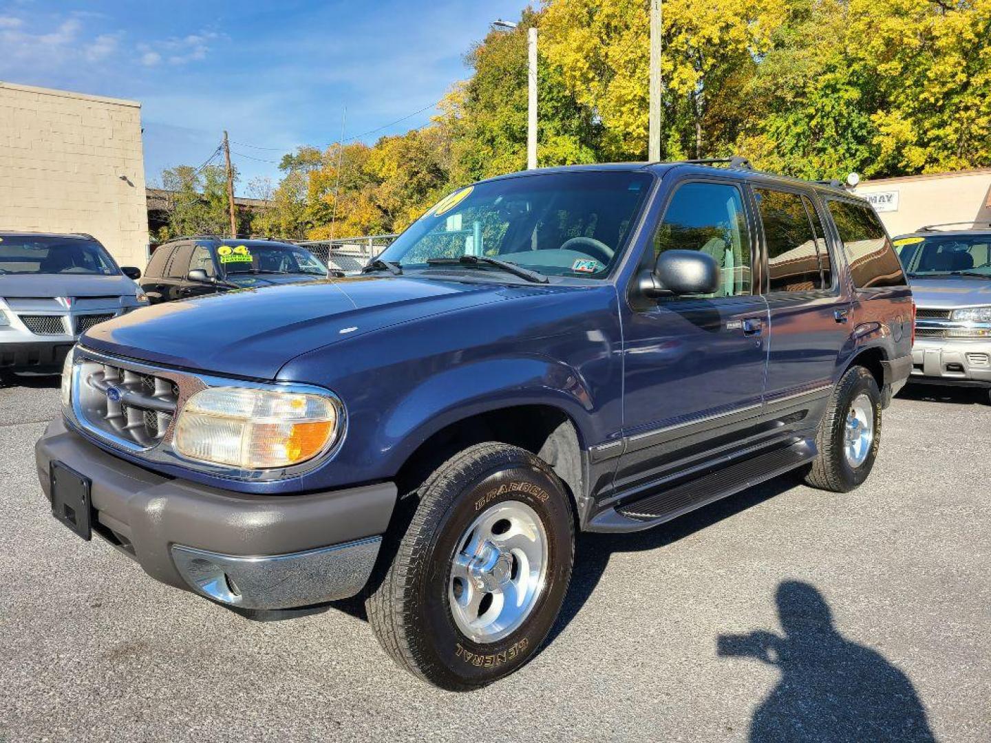 2000 BLUE FORD EXPLORER XLT (1FMZU73E2YZ) with an 4.0L engine, Automatic transmission, located at 117 North Cameron Street, Harrisburg, PA, 17101, (717) 963-8962, 40.266762, -76.875259 - WE FINANCE!!! Good Credit/ Bad Credit/ No Credit - ALL Trade-Ins Welcomed!!! ***Guaranteed Credit Approval*** APPLY ONLINE or CALL us TODAY ;) Internet Prices and Marketplace Prices are SPECIAL discounted ***CASH DEALS*** Retail Prices are higher. Please call us to discuss your cash and finan - Photo#0