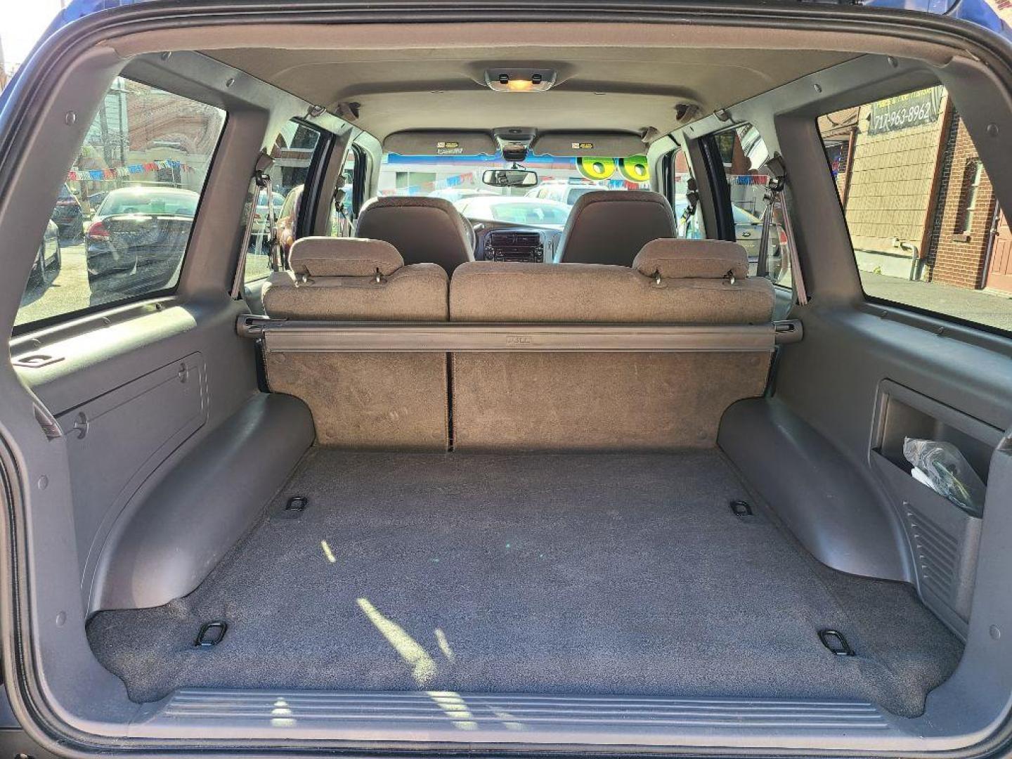 2000 BLUE FORD EXPLORER XLT (1FMZU73E2YZ) with an 4.0L engine, Automatic transmission, located at 117 North Cameron Street, Harrisburg, PA, 17101, (717) 963-8962, 40.266762, -76.875259 - WE FINANCE!!! Good Credit/ Bad Credit/ No Credit - ALL Trade-Ins Welcomed!!! ***Guaranteed Credit Approval*** APPLY ONLINE or CALL us TODAY ;) Internet Prices and Marketplace Prices are SPECIAL discounted ***CASH DEALS*** Retail Prices are higher. Please call us to discuss your cash and finan - Photo#11