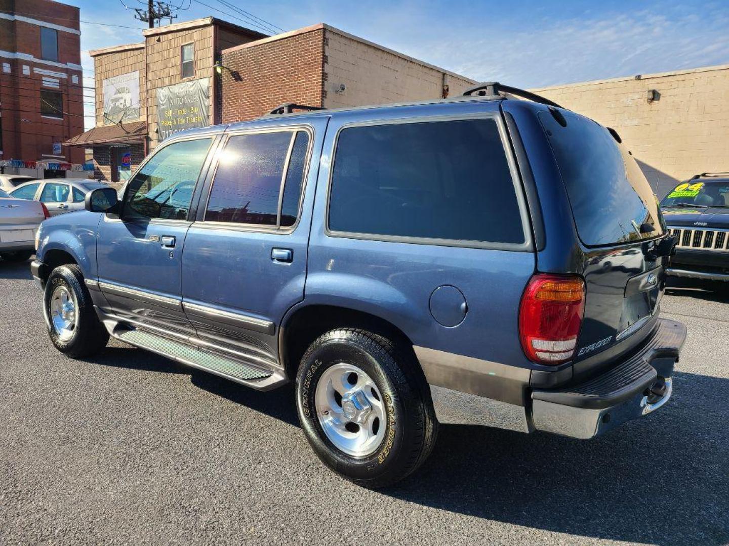 2000 BLUE FORD EXPLORER XLT (1FMZU73E2YZ) with an 4.0L engine, Automatic transmission, located at 117 North Cameron Street, Harrisburg, PA, 17101, (717) 963-8962, 40.266762, -76.875259 - WE FINANCE!!! Good Credit/ Bad Credit/ No Credit - ALL Trade-Ins Welcomed!!! ***Guaranteed Credit Approval*** APPLY ONLINE or CALL us TODAY ;) Internet Prices and Marketplace Prices are SPECIAL discounted ***CASH DEALS*** Retail Prices are higher. Please call us to discuss your cash and finan - Photo#2