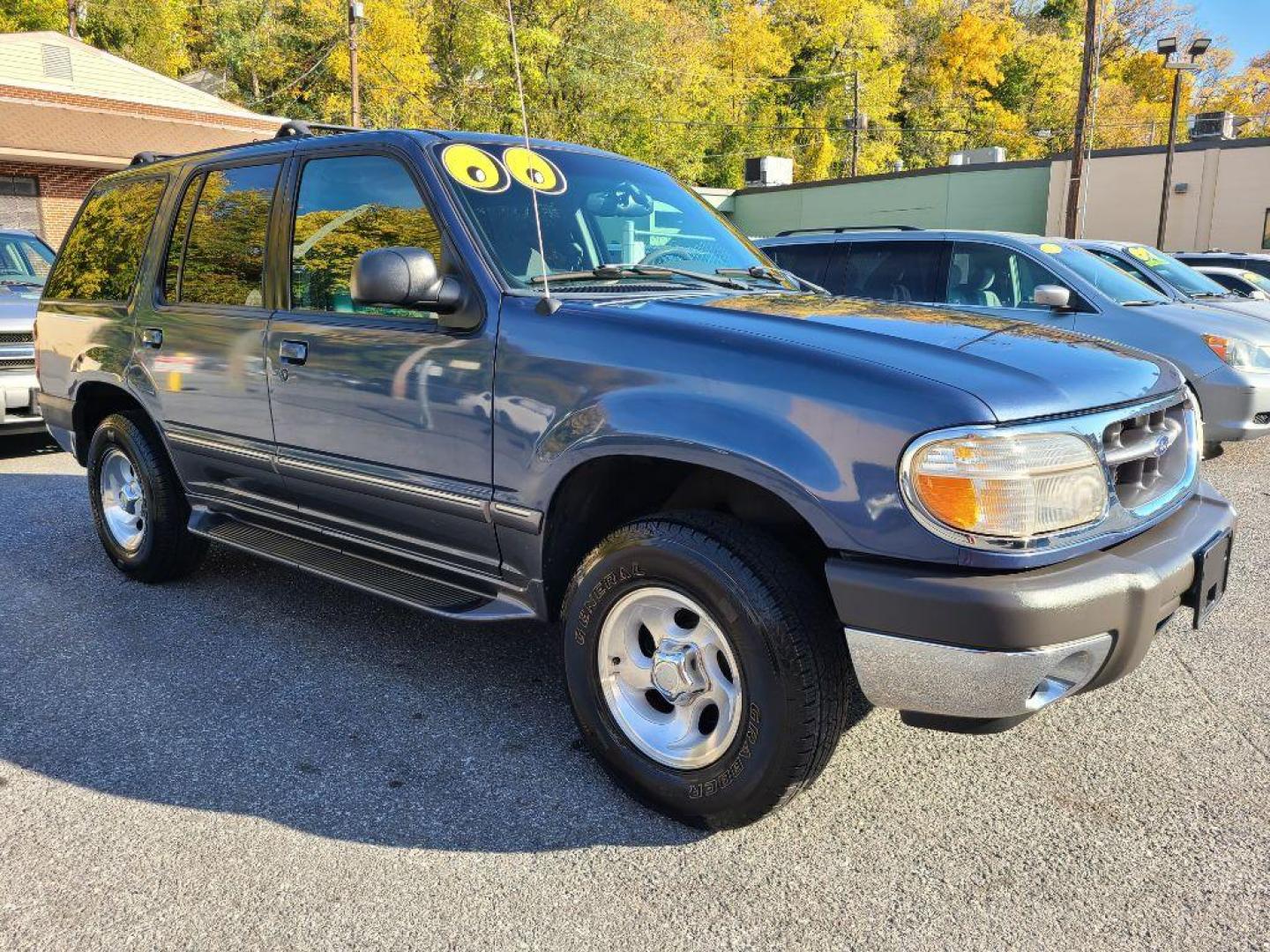 2000 BLUE FORD EXPLORER XLT (1FMZU73E2YZ) with an 4.0L engine, Automatic transmission, located at 117 North Cameron Street, Harrisburg, PA, 17101, (717) 963-8962, 40.266762, -76.875259 - WE FINANCE!!! Good Credit/ Bad Credit/ No Credit - ALL Trade-Ins Welcomed!!! ***Guaranteed Credit Approval*** APPLY ONLINE or CALL us TODAY ;) Internet Prices and Marketplace Prices are SPECIAL discounted ***CASH DEALS*** Retail Prices are higher. Please call us to discuss your cash and finan - Photo#6