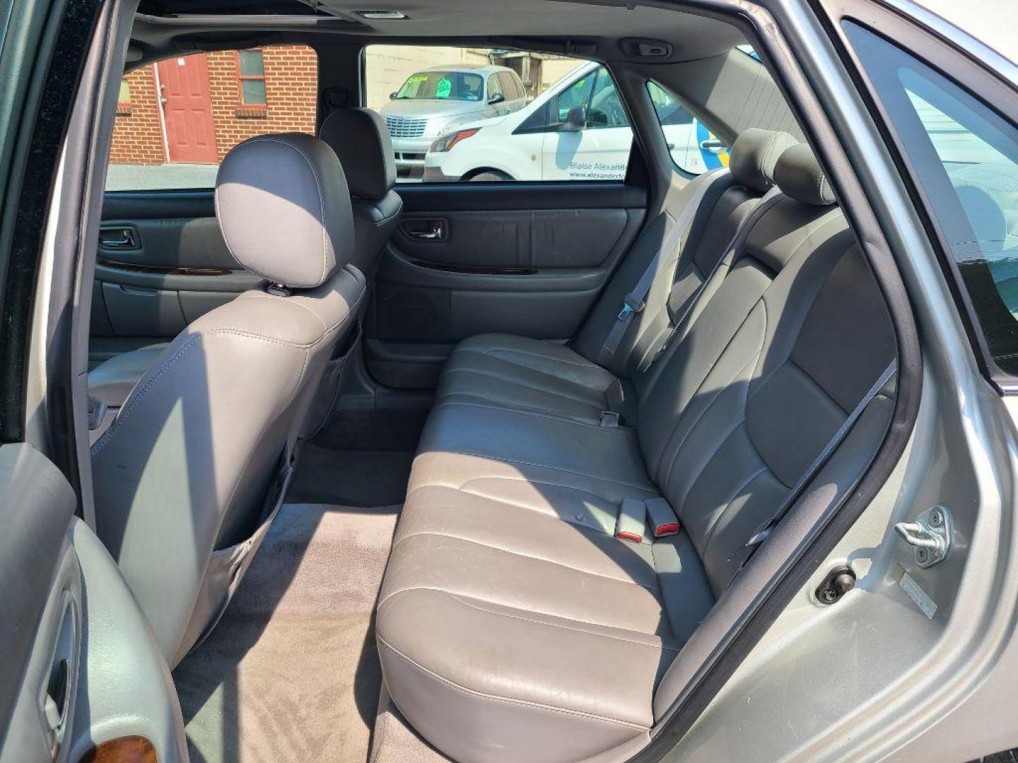 2000 SILVER TOYOTA AVALON XL (4T1BF28B6YU) with an 3.0L engine, Automatic transmission, located at 117 North Cameron Street, Harrisburg, PA, 17101, (717) 963-8962, 40.266762, -76.875259 - WE FINANCE!!! Good Credit/ Bad Credit/ No Credit - ALL Trade-Ins Welcomed!!! ***Guaranteed Credit Approval*** APPLY ONLINE or CALL us TODAY ;) Internet Prices and Marketplace Prices are SPECIAL discounted ***CASH DEALS*** Retail Prices are higher. Please call us to discuss your cash and finan - Photo#12