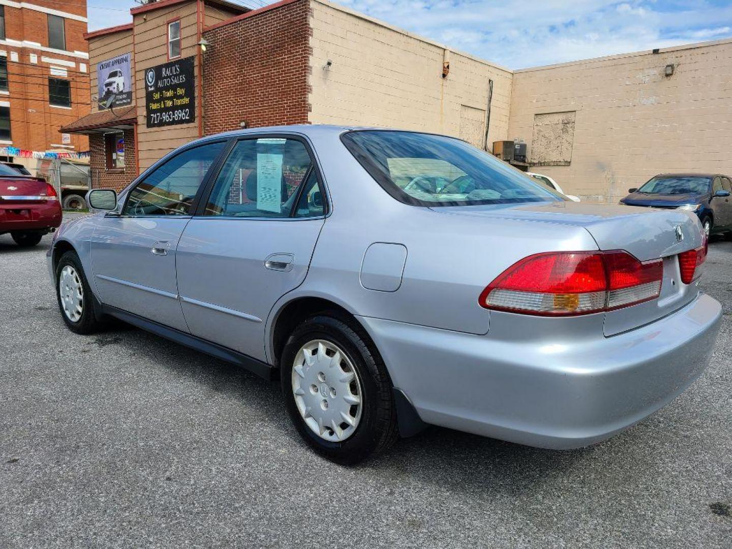 2001 SILVER HONDA ACCORD LX (1HGCG665X1A) with an 2.3L engine, Automatic transmission, located at 117 North Cameron Street, Harrisburg, PA, 17101, (717) 963-8962, 40.266762, -76.875259 - WE FINANCE!!! Good Credit/ Bad Credit/ No Credit - ALL Trade-Ins Welcomed!!! ***Guaranteed Credit Approval*** APPLY ONLINE or CALL us TODAY ;) Internet Prices and Marketplace Prices are SPECIAL discounted ***CASH DEALS*** Retail Prices are higher. Please call us to discuss your cash and finan - Photo#2