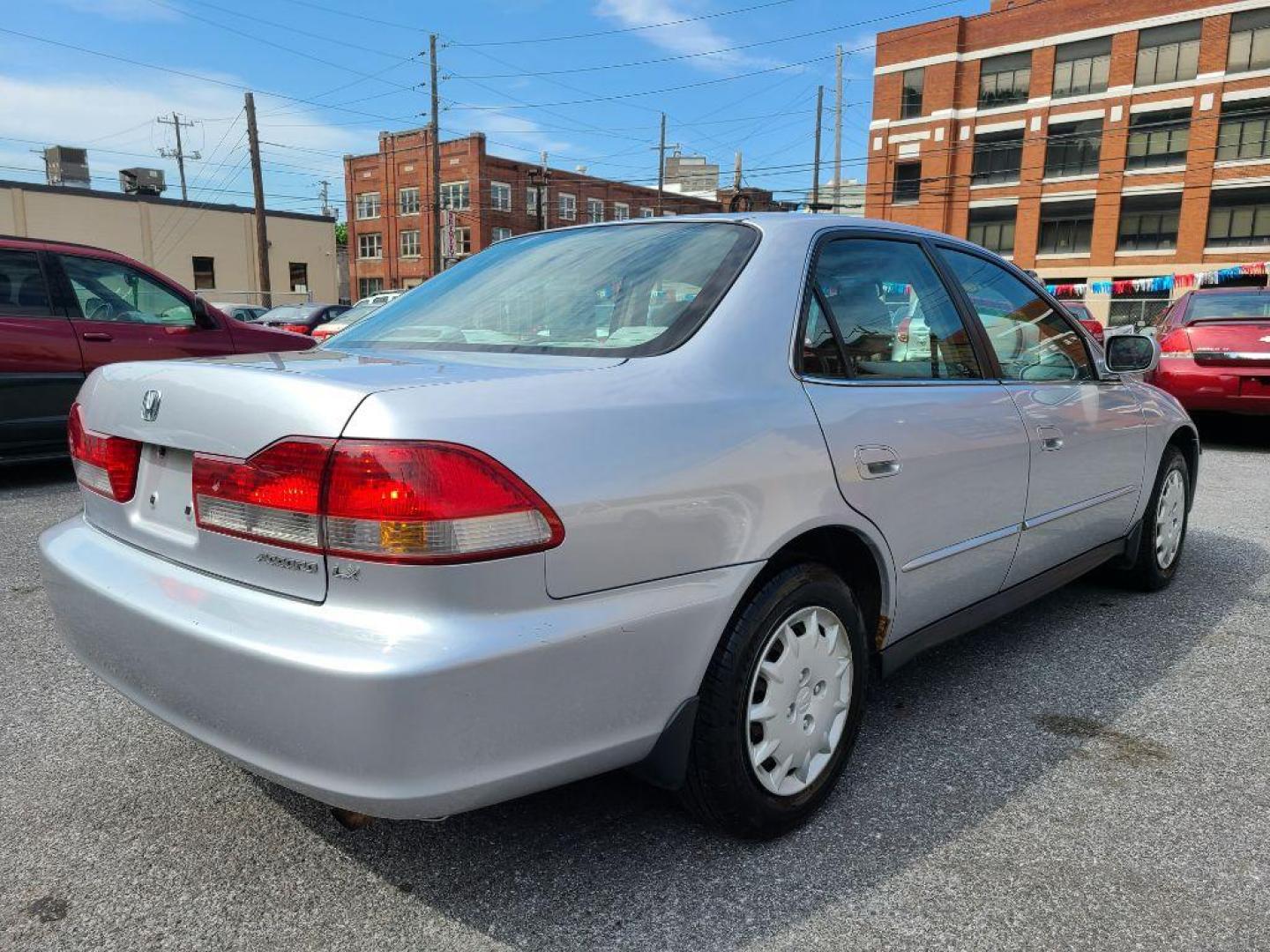 2001 SILVER HONDA ACCORD LX (1HGCG665X1A) with an 2.3L engine, Automatic transmission, located at 117 North Cameron Street, Harrisburg, PA, 17101, (717) 963-8962, 40.266762, -76.875259 - WE FINANCE!!! Good Credit/ Bad Credit/ No Credit - ALL Trade-Ins Welcomed!!! ***Guaranteed Credit Approval*** APPLY ONLINE or CALL us TODAY ;) Internet Prices and Marketplace Prices are SPECIAL discounted ***CASH DEALS*** Retail Prices are higher. Please call us to discuss your cash and finan - Photo#4