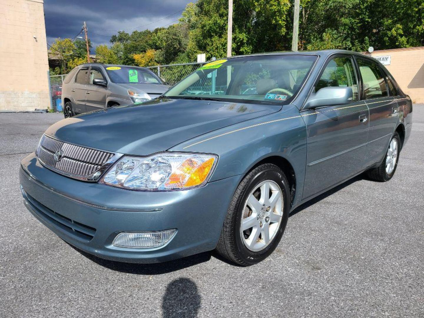 2001 GRAY TOYOTA AVALON XL (4T1BF28BX1U) with an 3.0L engine, Automatic transmission, located at 117 North Cameron Street, Harrisburg, PA, 17101, (717) 963-8962, 40.266762, -76.875259 - WE FINANCE!!! Good Credit/ Bad Credit/ No Credit - ALL Trade-Ins Welcomed!!! ***Guaranteed Credit Approval*** APPLY ONLINE or CALL us TODAY ;) Internet Prices and Marketplace Prices are SPECIAL discounted ***CASH DEALS*** Retail Prices are higher. Please call us to discuss your cash and finan - Photo#0