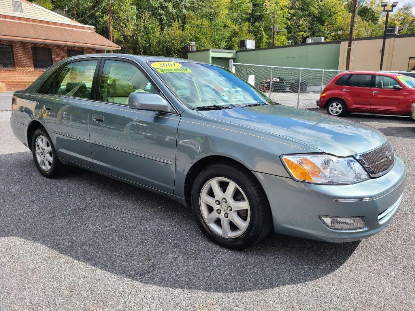 2001 GRAY TOYOTA AVALON XL (4T1BF28BX1U) with an 3.0L engine, Automatic transmission, located at 117 North Cameron Street, Harrisburg, PA, 17101, (717) 963-8962, 40.266762, -76.875259 - WE FINANCE!!! Good Credit/ Bad Credit/ No Credit - ALL Trade-Ins Welcomed!!! ***Guaranteed Credit Approval*** APPLY ONLINE or CALL us TODAY ;) Internet Prices and Marketplace Prices are SPECIAL discounted ***CASH DEALS*** Retail Prices are higher. Please call us to discuss your cash and finan - Photo#6