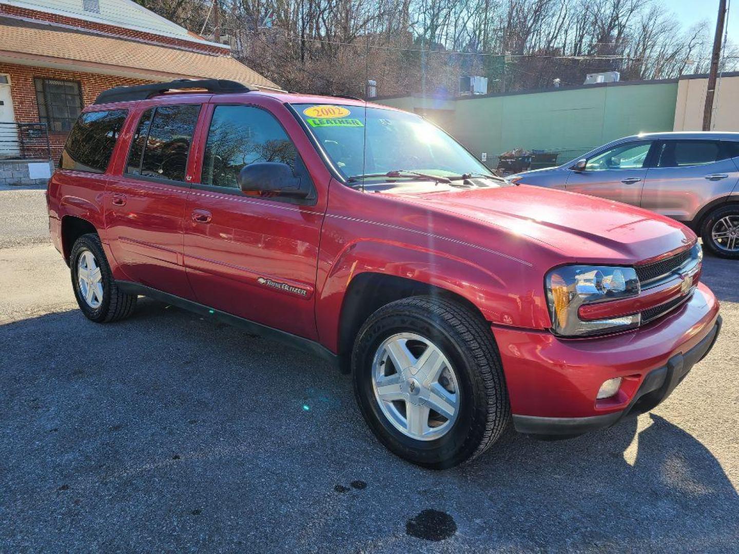 2002 RED CHEVROLET TRAILBLAZER LT EXT (1GNET16S526) with an 4.2L engine, Automatic transmission, located at 117 North Cameron Street, Harrisburg, PA, 17101, (717) 963-8962, 40.266762, -76.875259 - WE FINANCE!!! Good Credit/ Bad Credit/ No Credit - ALL Trade-Ins Welcomed!!! ***Guaranteed Credit Approval*** APPLY ONLINE or CALL us TODAY ;) Internet Prices and Marketplace Prices are SPECIAL discounted ***CASH DEALS*** Retail Prices are higher. Please call us to discuss your cash and finan - Photo#6