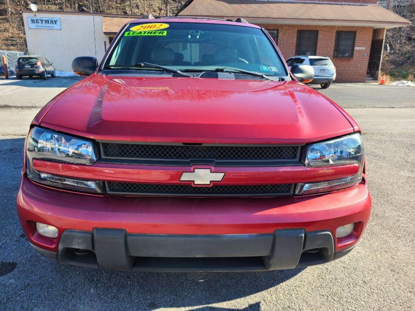 2002 RED CHEVROLET TRAILBLAZER LT EXT (1GNET16S526) with an 4.2L engine, Automatic transmission, located at 117 North Cameron Street, Harrisburg, PA, 17101, (717) 963-8962, 40.266762, -76.875259 - WE FINANCE!!! Good Credit/ Bad Credit/ No Credit - ALL Trade-Ins Welcomed!!! ***Guaranteed Credit Approval*** APPLY ONLINE or CALL us TODAY ;) Internet Prices and Marketplace Prices are SPECIAL discounted ***CASH DEALS*** Retail Prices are higher. Please call us to discuss your cash and finan - Photo#7