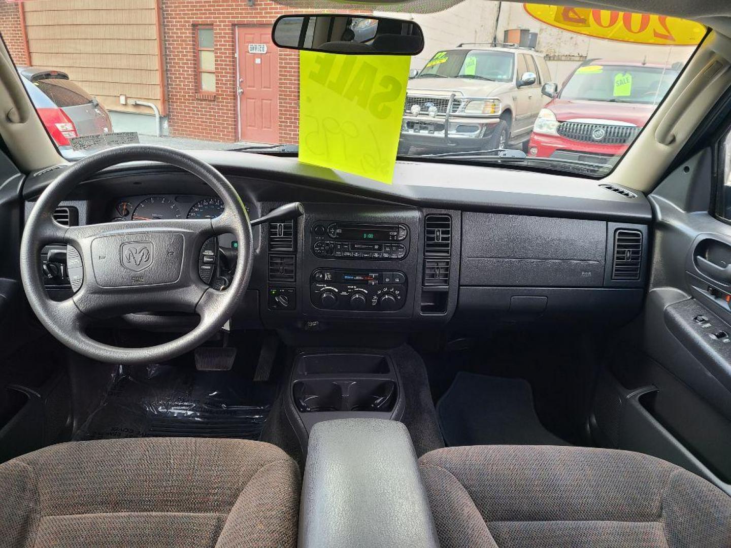 2002 BLUE DODGE DURANGO SLT (1B4HS48NX2F) with an 4.7L engine, Automatic transmission, located at 117 North Cameron Street, Harrisburg, PA, 17101, (717) 963-8962, 40.266762, -76.875259 - WE FINANCE!!! Good Credit/ Bad Credit/ No Credit - ALL Trade-Ins Welcomed!!! ***Guaranteed Credit Approval*** APPLY ONLINE or CALL us TODAY ;) Internet Prices and Marketplace Prices are SPECIAL discounted ***CASH DEALS*** Retail Prices are higher. Please call us to discuss your cash and finan - Photo#9