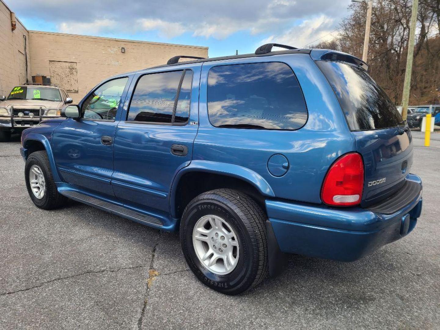 2002 BLUE DODGE DURANGO SLT (1B4HS48NX2F) with an 4.7L engine, Automatic transmission, located at 117 North Cameron Street, Harrisburg, PA, 17101, (717) 963-8962, 40.266762, -76.875259 - WE FINANCE!!! Good Credit/ Bad Credit/ No Credit - ALL Trade-Ins Welcomed!!! ***Guaranteed Credit Approval*** APPLY ONLINE or CALL us TODAY ;) Internet Prices and Marketplace Prices are SPECIAL discounted ***CASH DEALS*** Retail Prices are higher. Please call us to discuss your cash and finan - Photo#2