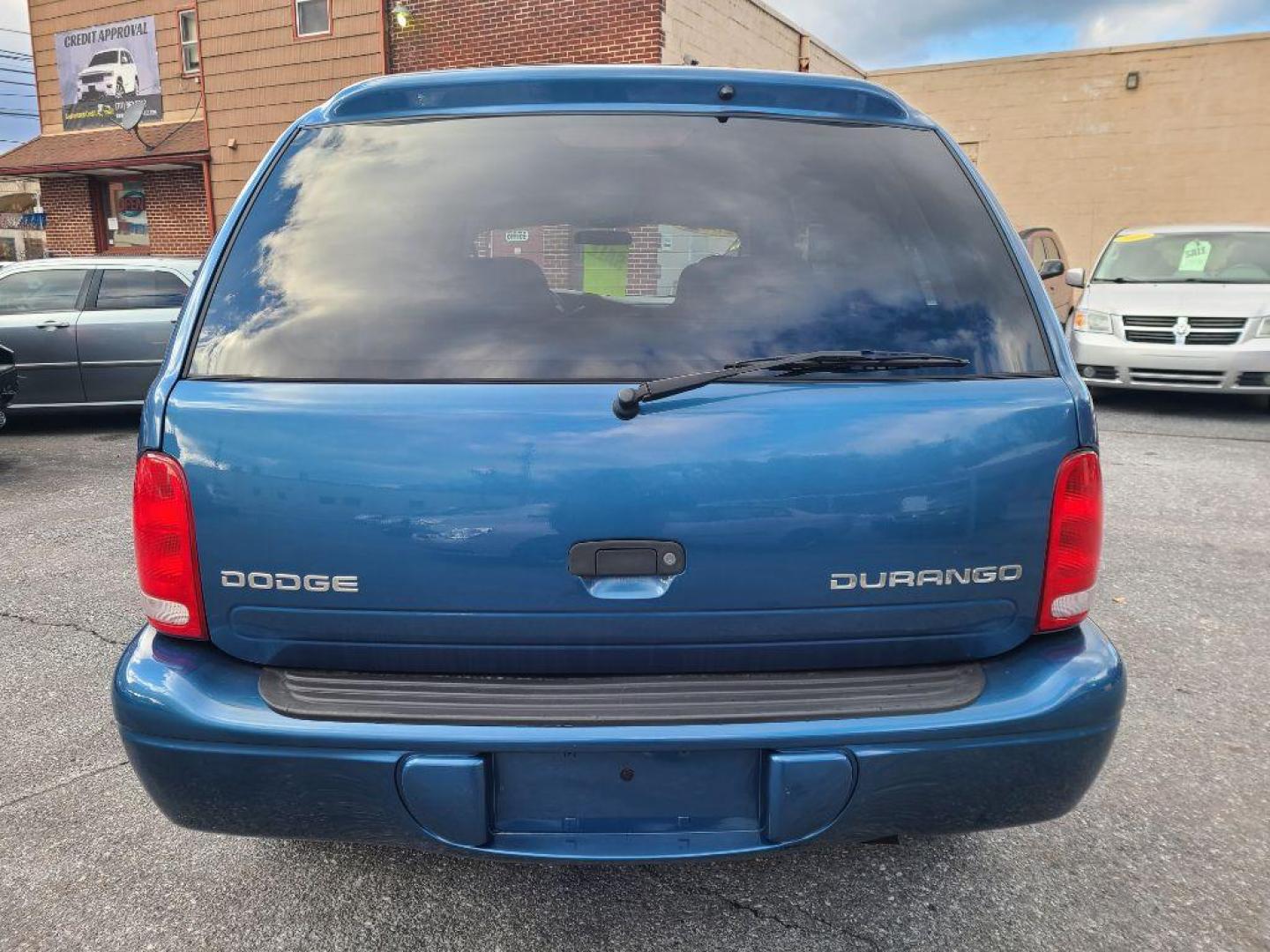 2002 BLUE DODGE DURANGO SLT (1B4HS48NX2F) with an 4.7L engine, Automatic transmission, located at 117 North Cameron Street, Harrisburg, PA, 17101, (717) 963-8962, 40.266762, -76.875259 - WE FINANCE!!! Good Credit/ Bad Credit/ No Credit - ALL Trade-Ins Welcomed!!! ***Guaranteed Credit Approval*** APPLY ONLINE or CALL us TODAY ;) Internet Prices and Marketplace Prices are SPECIAL discounted ***CASH DEALS*** Retail Prices are higher. Please call us to discuss your cash and finan - Photo#3