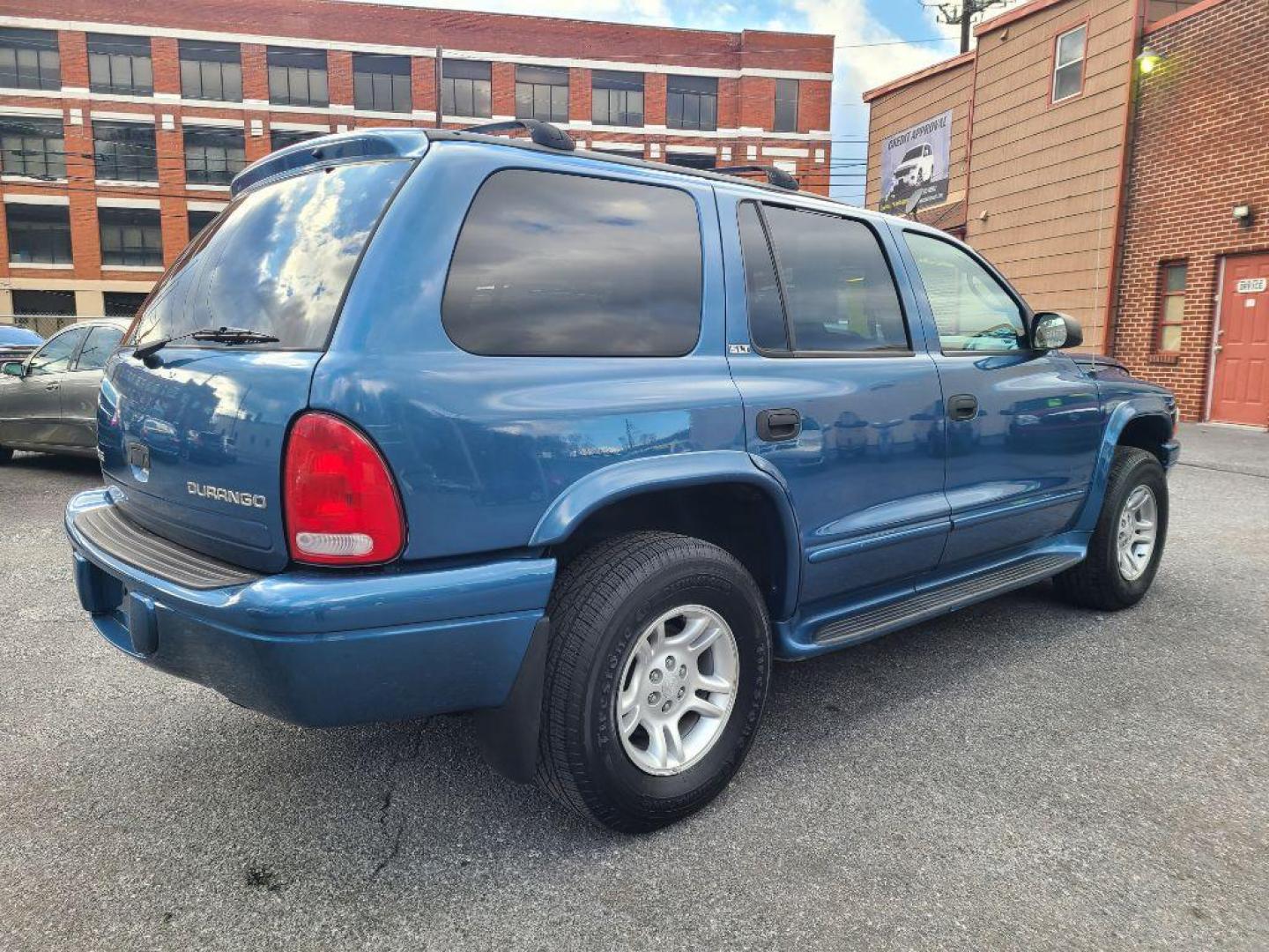 2002 BLUE DODGE DURANGO SLT (1B4HS48NX2F) with an 4.7L engine, Automatic transmission, located at 117 North Cameron Street, Harrisburg, PA, 17101, (717) 963-8962, 40.266762, -76.875259 - WE FINANCE!!! Good Credit/ Bad Credit/ No Credit - ALL Trade-Ins Welcomed!!! ***Guaranteed Credit Approval*** APPLY ONLINE or CALL us TODAY ;) Internet Prices and Marketplace Prices are SPECIAL discounted ***CASH DEALS*** Retail Prices are higher. Please call us to discuss your cash and finan - Photo#4