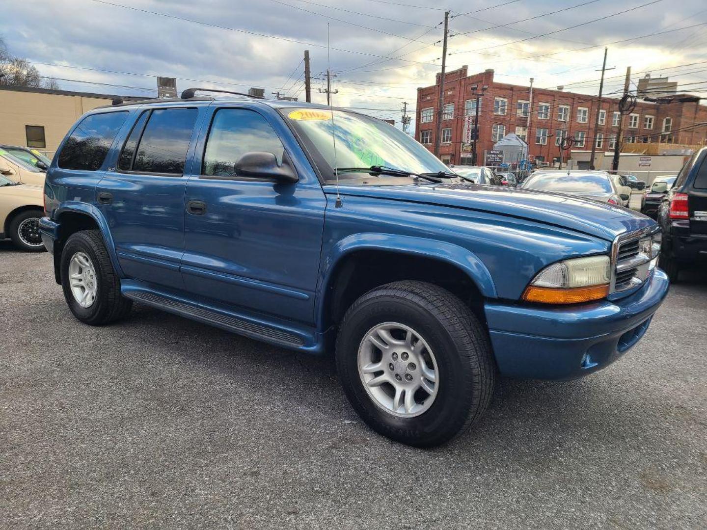 2002 BLUE DODGE DURANGO SLT (1B4HS48NX2F) with an 4.7L engine, Automatic transmission, located at 117 North Cameron Street, Harrisburg, PA, 17101, (717) 963-8962, 40.266762, -76.875259 - WE FINANCE!!! Good Credit/ Bad Credit/ No Credit - ALL Trade-Ins Welcomed!!! ***Guaranteed Credit Approval*** APPLY ONLINE or CALL us TODAY ;) Internet Prices and Marketplace Prices are SPECIAL discounted ***CASH DEALS*** Retail Prices are higher. Please call us to discuss your cash and finan - Photo#6