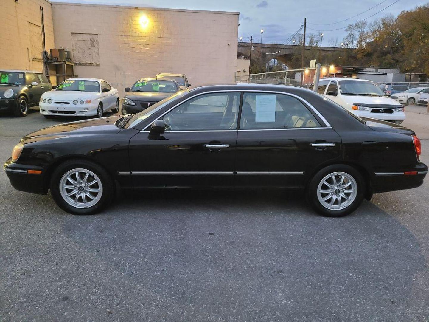 2002 BLACK HYUNDAI XG 350 (KMHFU45E72A) with an 3.5L engine, Automatic transmission, located at 117 North Cameron Street, Harrisburg, PA, 17101, (717) 963-8962, 40.266762, -76.875259 - WE FINANCE!!! Good Credit/ Bad Credit/ No Credit - ALL Trade-Ins Welcomed!!! ***Guaranteed Credit Approval*** APPLY ONLINE or CALL us TODAY ;) Internet Prices and Marketplace Prices are SPECIAL discounted ***CASH DEALS*** Retail Prices are higher. Please call us to discuss your cash and finan - Photo#1