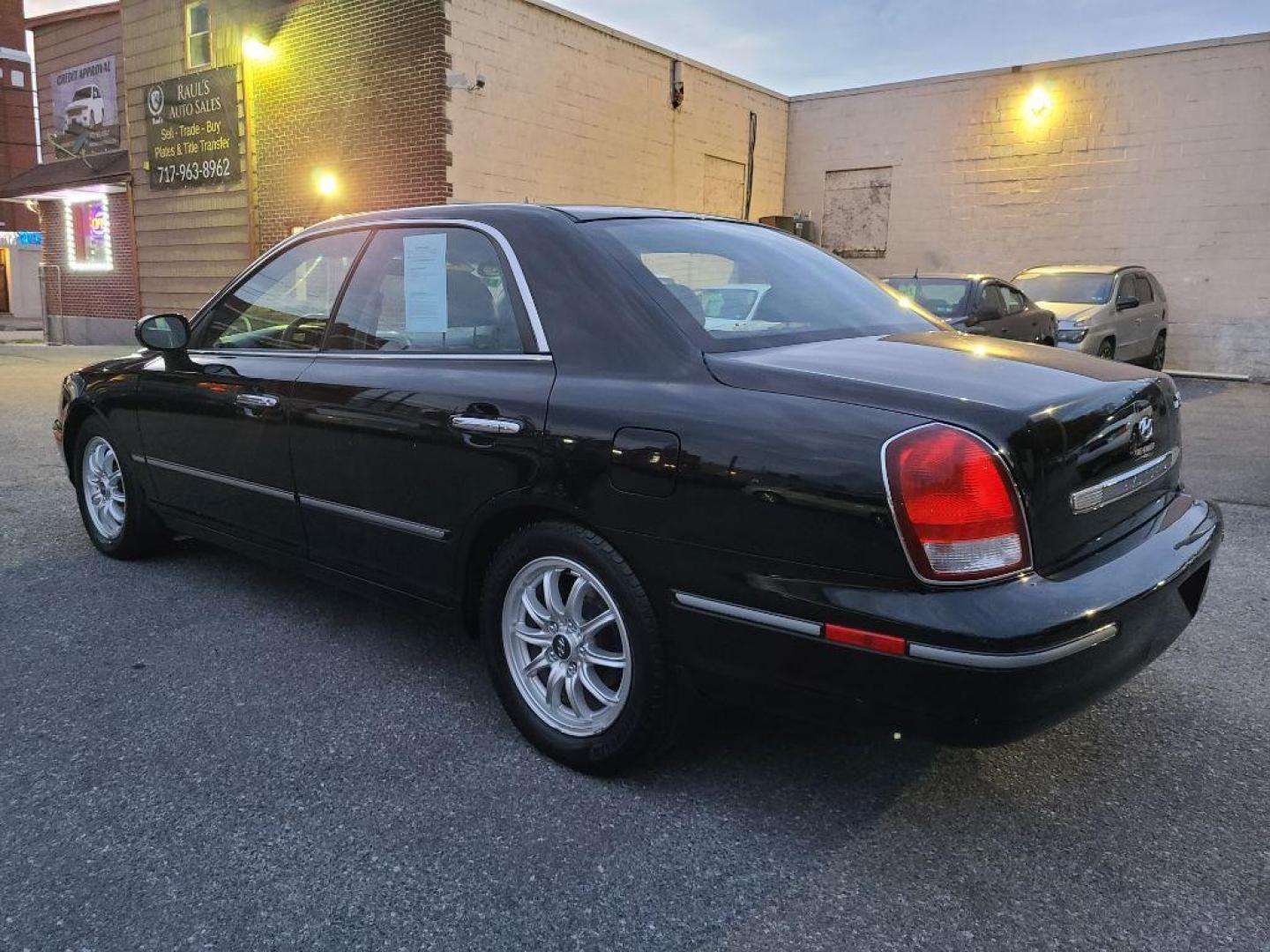 2002 BLACK HYUNDAI XG 350 (KMHFU45E72A) with an 3.5L engine, Automatic transmission, located at 117 North Cameron Street, Harrisburg, PA, 17101, (717) 963-8962, 40.266762, -76.875259 - WE FINANCE!!! Good Credit/ Bad Credit/ No Credit - ALL Trade-Ins Welcomed!!! ***Guaranteed Credit Approval*** APPLY ONLINE or CALL us TODAY ;) Internet Prices and Marketplace Prices are SPECIAL discounted ***CASH DEALS*** Retail Prices are higher. Please call us to discuss your cash and finan - Photo#2