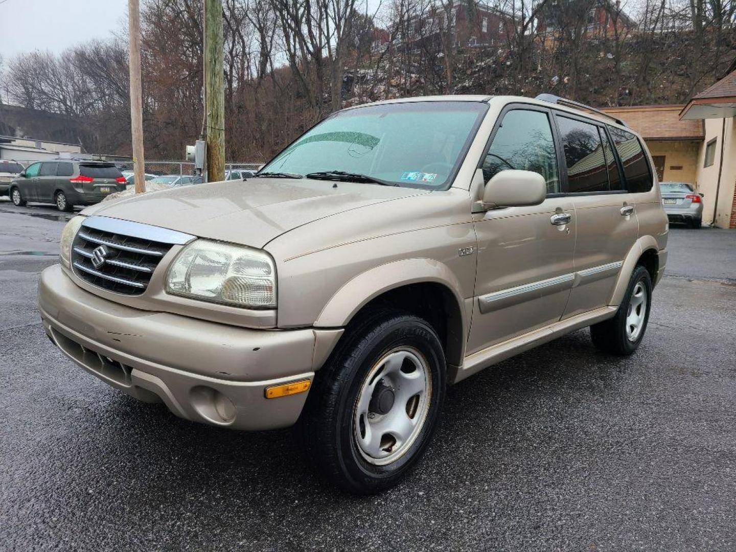 2002 BEIGE SUZUKI XL7 PLUS (JS3TX92V924) with an 2.7L engine, Automatic transmission, located at 117 North Cameron Street, Harrisburg, PA, 17101, (717) 963-8962, 40.266762, -76.875259 - WE FINANCE!!! Good Credit/ Bad Credit/ No Credit - ALL Trade-Ins Welcomed!!! ***Guaranteed Credit Approval*** APPLY ONLINE or CALL us TODAY ;) Internet Prices and Marketplace Prices are SPECIAL discounted ***CASH DEALS*** Retail Prices are higher. Please call us to discuss your cash and finan - Photo#0