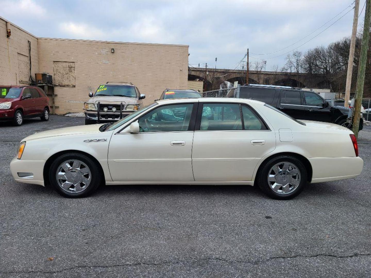 2003 WHITE CADILLAC DEVILLE DTS (1G6KF57963U) with an 4.6L engine, Automatic transmission, located at 117 North Cameron Street, Harrisburg, PA, 17101, (717) 963-8962, 40.266762, -76.875259 - WE FINANCE!!! Good Credit/ Bad Credit/ No Credit - ALL Trade-Ins Welcomed!!! ***Guaranteed Credit Approval*** APPLY ONLINE or CALL us TODAY ;) Internet Prices and Marketplace Prices are SPECIAL discounted ***CASH DEALS*** Retail Prices are higher. Please call us to discuss your cash and finan - Photo#1