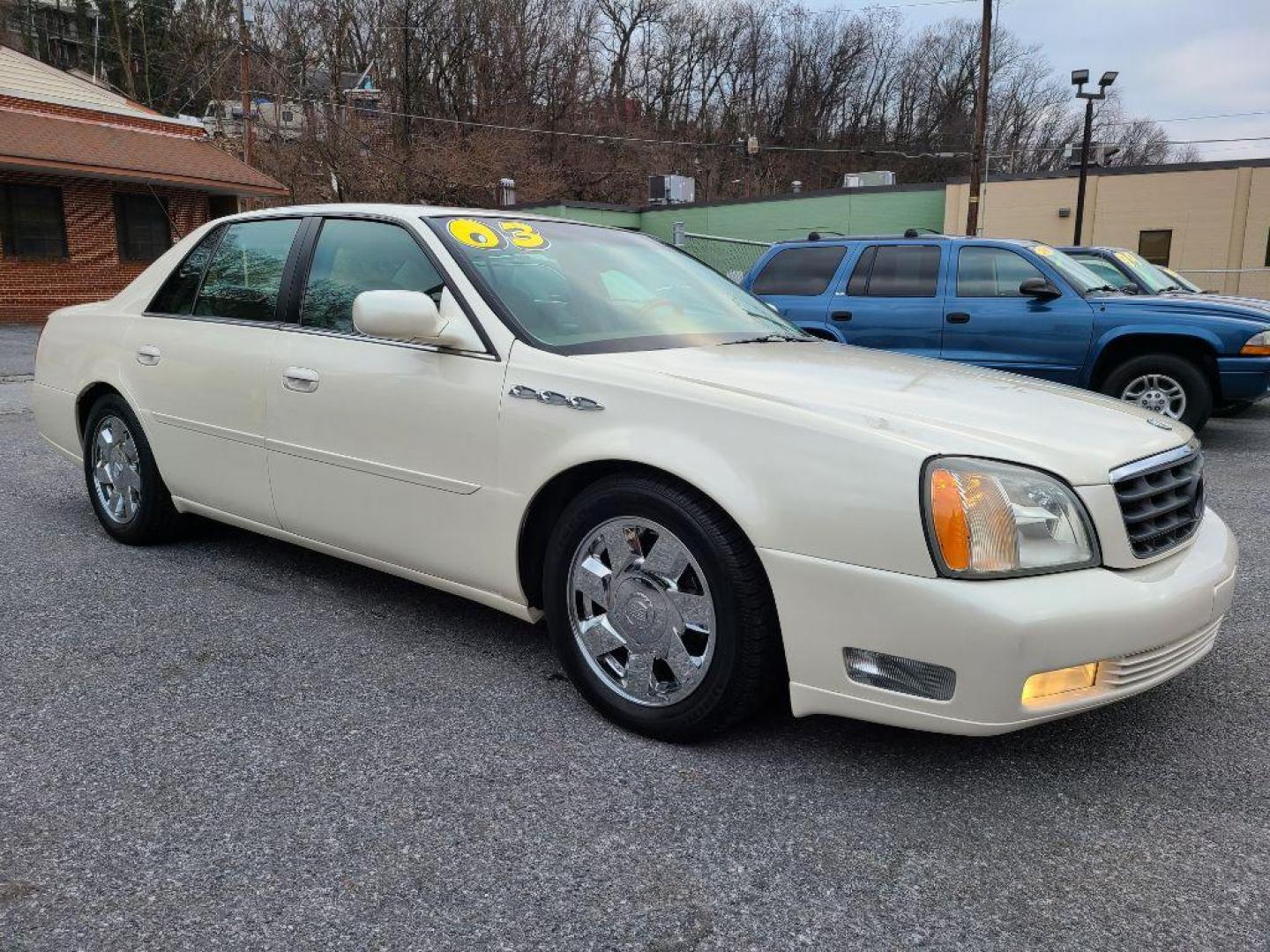 2003 WHITE CADILLAC DEVILLE DTS (1G6KF57963U) with an 4.6L engine, Automatic transmission, located at 117 North Cameron Street, Harrisburg, PA, 17101, (717) 963-8962, 40.266762, -76.875259 - WE FINANCE!!! Good Credit/ Bad Credit/ No Credit - ALL Trade-Ins Welcomed!!! ***Guaranteed Credit Approval*** APPLY ONLINE or CALL us TODAY ;) Internet Prices and Marketplace Prices are SPECIAL discounted ***CASH DEALS*** Retail Prices are higher. Please call us to discuss your cash and finan - Photo#6