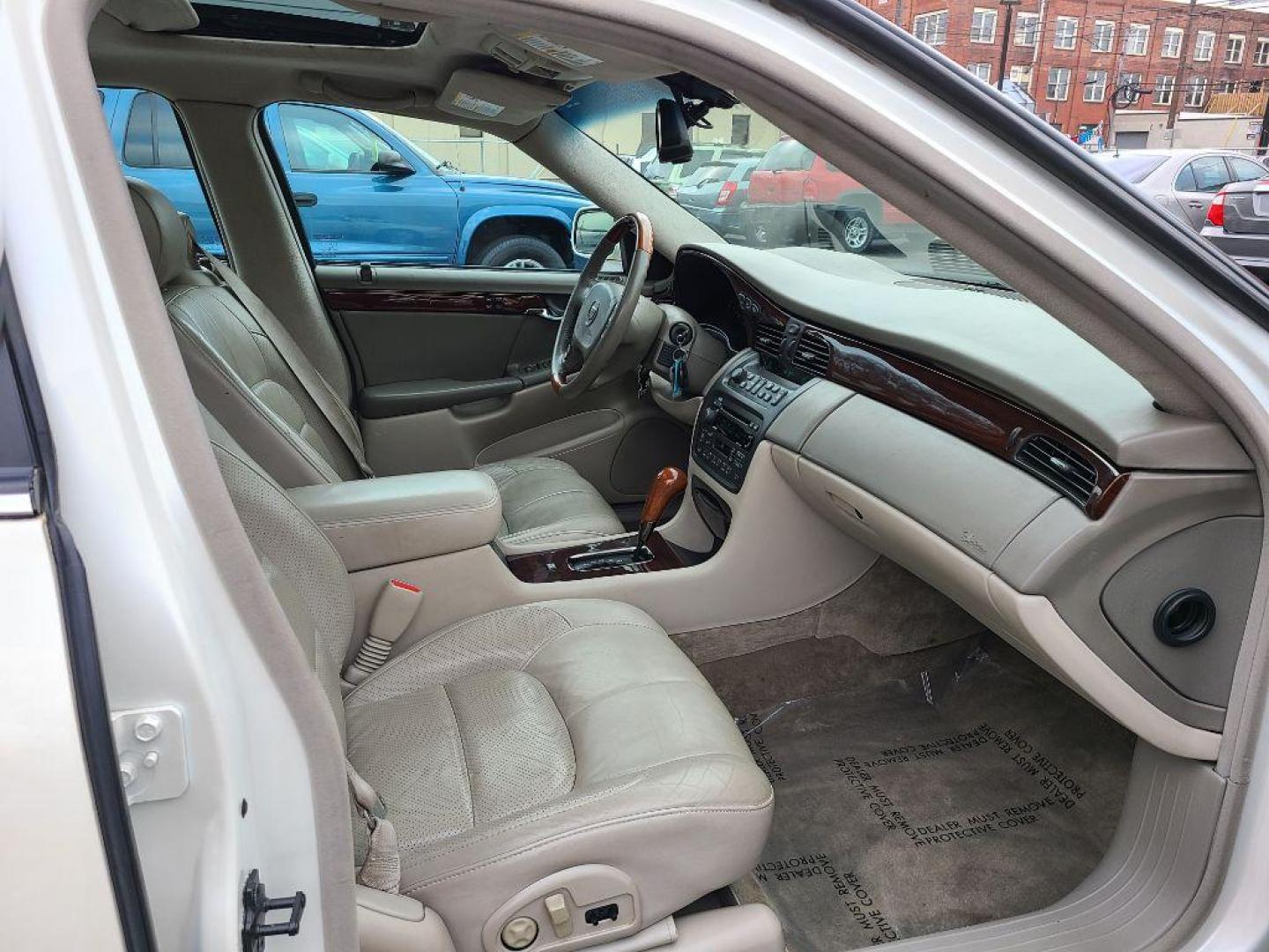 2003 WHITE CADILLAC DEVILLE DTS (1G6KF57963U) with an 4.6L engine, Automatic transmission, located at 117 North Cameron Street, Harrisburg, PA, 17101, (717) 963-8962, 40.266762, -76.875259 - WE FINANCE!!! Good Credit/ Bad Credit/ No Credit - ALL Trade-Ins Welcomed!!! ***Guaranteed Credit Approval*** APPLY ONLINE or CALL us TODAY ;) Internet Prices and Marketplace Prices are SPECIAL discounted ***CASH DEALS*** Retail Prices are higher. Please call us to discuss your cash and finan - Photo#8