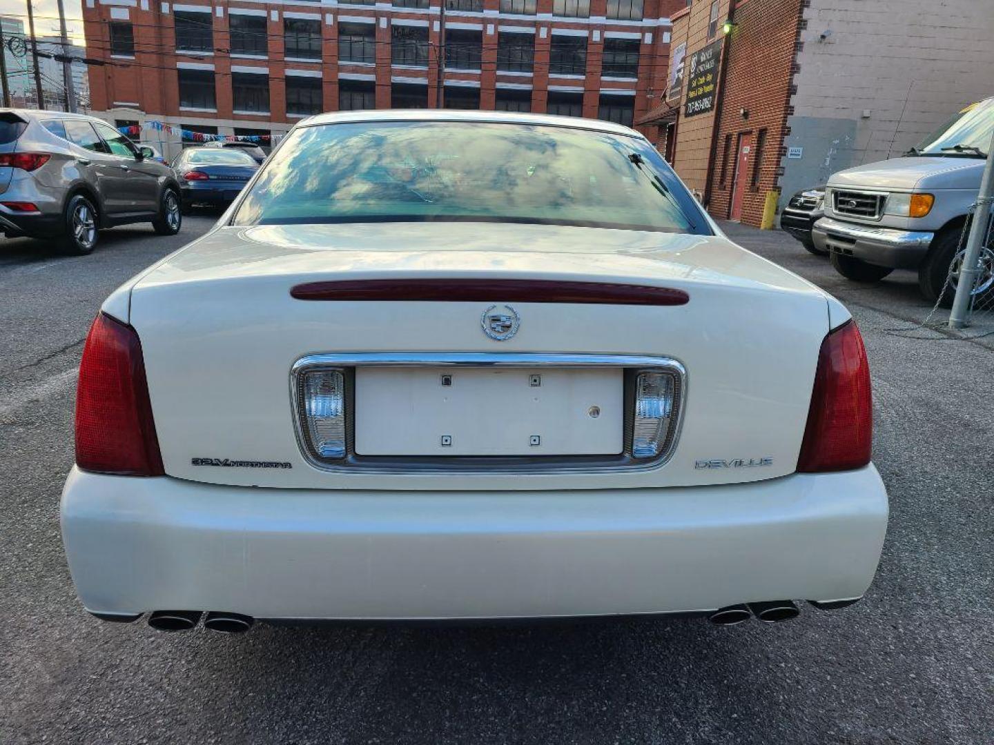 2003 WHITE CADILLAC DEVILLE SEDAN (1G6KD54Y63U) with an 4.6L engine, Automatic transmission, located at 117 North Cameron Street, Harrisburg, PA, 17101, (717) 963-8962, 40.266762, -76.875259 - WE FINANCE!!! Good Credit/ Bad Credit/ No Credit - ALL Trade-Ins Welcomed!!! ***Guaranteed Credit Approval*** APPLY ONLINE or CALL us TODAY ;) Internet Prices and Marketplace Prices are SPECIAL discounted ***CASH DEALS*** Retail Prices are higher. Please call us to discuss your cash and finan - Photo#3