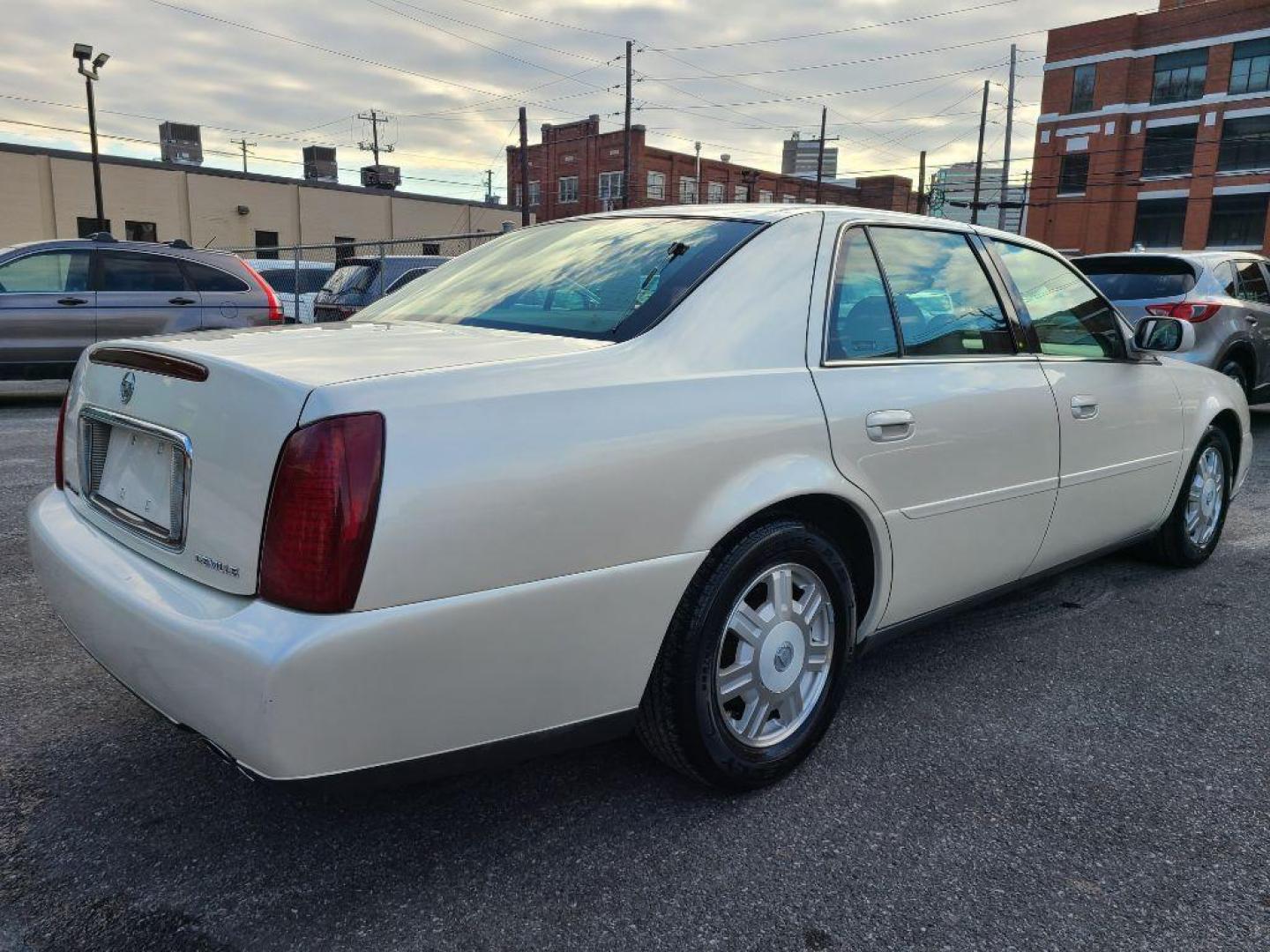 2003 WHITE CADILLAC DEVILLE SEDAN (1G6KD54Y63U) with an 4.6L engine, Automatic transmission, located at 117 North Cameron Street, Harrisburg, PA, 17101, (717) 963-8962, 40.266762, -76.875259 - WE FINANCE!!! Good Credit/ Bad Credit/ No Credit - ALL Trade-Ins Welcomed!!! ***Guaranteed Credit Approval*** APPLY ONLINE or CALL us TODAY ;) Internet Prices and Marketplace Prices are SPECIAL discounted ***CASH DEALS*** Retail Prices are higher. Please call us to discuss your cash and finan - Photo#4