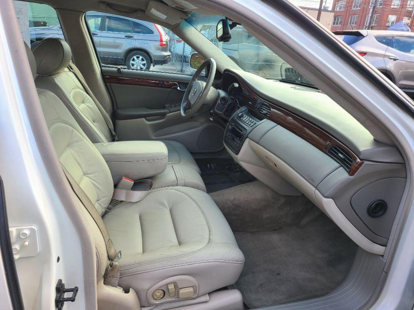 2003 WHITE CADILLAC DEVILLE SEDAN (1G6KD54Y63U) with an 4.6L engine, Automatic transmission, located at 117 North Cameron Street, Harrisburg, PA, 17101, (717) 963-8962, 40.266762, -76.875259 - WE FINANCE!!! Good Credit/ Bad Credit/ No Credit - ALL Trade-Ins Welcomed!!! ***Guaranteed Credit Approval*** APPLY ONLINE or CALL us TODAY ;) Internet Prices and Marketplace Prices are SPECIAL discounted ***CASH DEALS*** Retail Prices are higher. Please call us to discuss your cash and finan - Photo#8