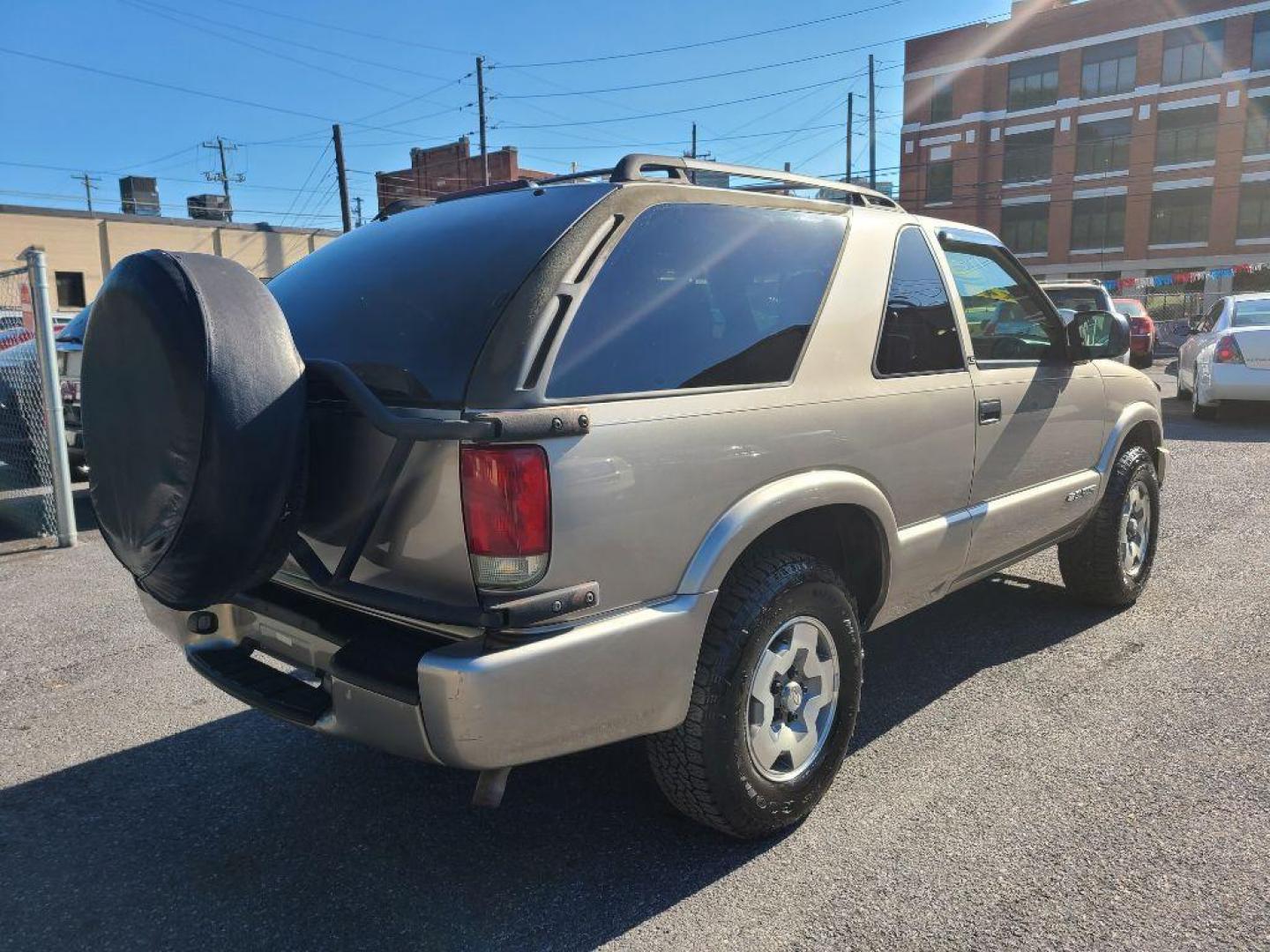 2003 GOLD CHEVROLET BLAZER LS (1GNCT18XX3K) with an 4.3L engine, Automatic transmission, located at 117 North Cameron Street, Harrisburg, PA, 17101, (717) 963-8962, 40.266762, -76.875259 - WE FINANCE!!! Good Credit/ Bad Credit/ No Credit - ALL Trade-Ins Welcomed!!! ***Guaranteed Credit Approval*** APPLY ONLINE or CALL us TODAY ;) Internet Prices and Marketplace Prices are SPECIAL discounted ***CASH DEALS*** Retail Prices are higher. Please call us to discuss your cash and finan - Photo#4