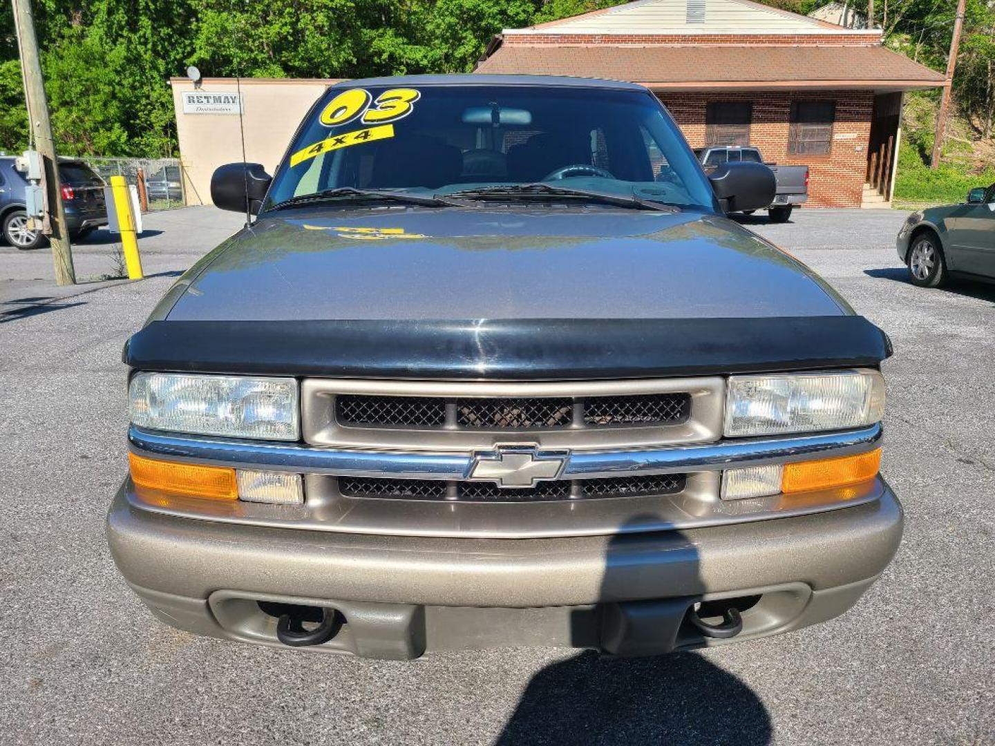 2003 GOLD CHEVROLET BLAZER LS (1GNCT18XX3K) with an 4.3L engine, Automatic transmission, located at 117 North Cameron Street, Harrisburg, PA, 17101, (717) 963-8962, 40.266762, -76.875259 - WE FINANCE!!! Good Credit/ Bad Credit/ No Credit - ALL Trade-Ins Welcomed!!! ***Guaranteed Credit Approval*** APPLY ONLINE or CALL us TODAY ;) Internet Prices and Marketplace Prices are SPECIAL discounted ***CASH DEALS*** Retail Prices are higher. Please call us to discuss your cash and finan - Photo#7