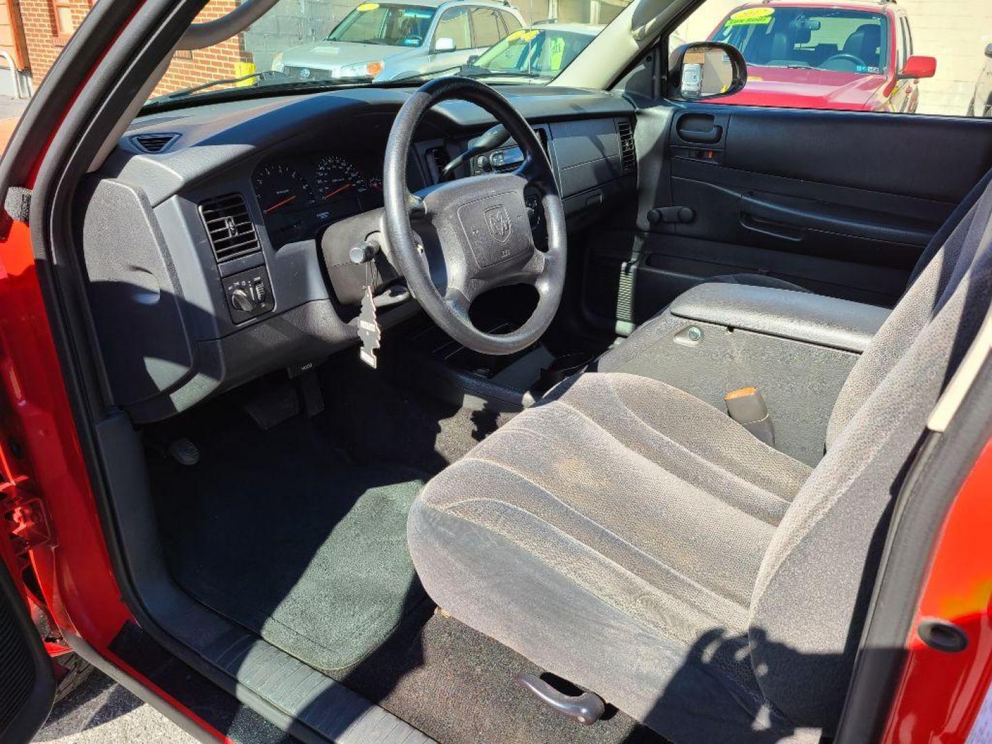 2003 RED DODGE DAKOTA SXT (1D7GG16X23S) with an 3.9L engine, Automatic transmission, located at 117 North Cameron Street, Harrisburg, PA, 17101, (717) 963-8962, 40.266762, -76.875259 - WE FINANCE!!! Good Credit/ Bad Credit/ No Credit - ALL Trade-Ins Welcomed!!! ***Guaranteed Credit Approval*** APPLY ONLINE or CALL us TODAY ;) Internet Prices and Marketplace Prices are SPECIAL discounted ***CASH DEALS*** Retail Prices are higher. Please call us to discuss your cash and finan - Photo#9