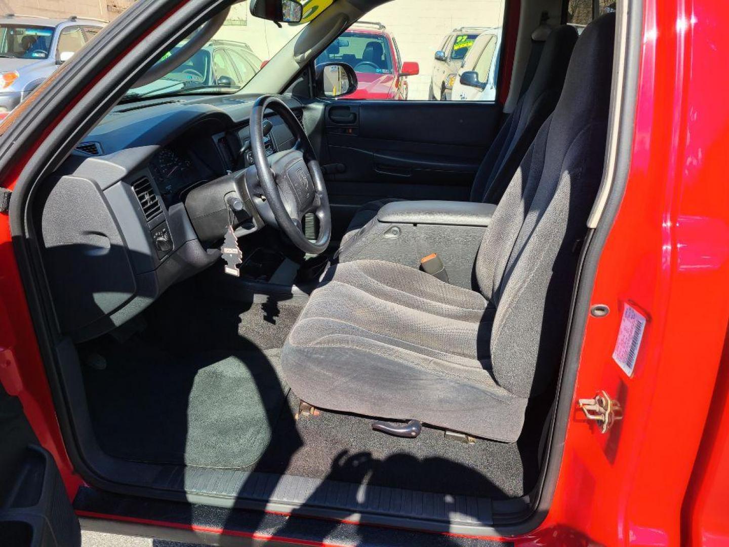 2003 RED DODGE DAKOTA SXT (1D7GG16X23S) with an 3.9L engine, Automatic transmission, located at 117 North Cameron Street, Harrisburg, PA, 17101, (717) 963-8962, 40.266762, -76.875259 - WE FINANCE!!! Good Credit/ Bad Credit/ No Credit - ALL Trade-Ins Welcomed!!! ***Guaranteed Credit Approval*** APPLY ONLINE or CALL us TODAY ;) Internet Prices and Marketplace Prices are SPECIAL discounted ***CASH DEALS*** Retail Prices are higher. Please call us to discuss your cash and finan - Photo#13