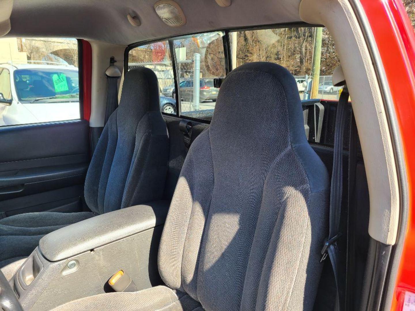 2003 RED DODGE DAKOTA SXT (1D7GG16X23S) with an 3.9L engine, Automatic transmission, located at 117 North Cameron Street, Harrisburg, PA, 17101, (717) 963-8962, 40.266762, -76.875259 - WE FINANCE!!! Good Credit/ Bad Credit/ No Credit - ALL Trade-Ins Welcomed!!! ***Guaranteed Credit Approval*** APPLY ONLINE or CALL us TODAY ;) Internet Prices and Marketplace Prices are SPECIAL discounted ***CASH DEALS*** Retail Prices are higher. Please call us to discuss your cash and finan - Photo#15