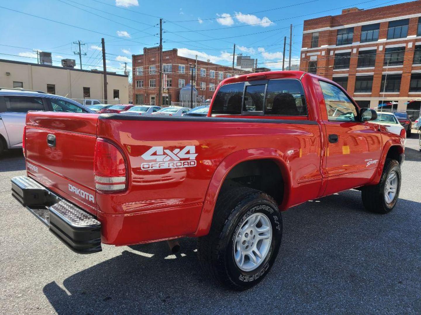 2003 RED DODGE DAKOTA SXT (1D7GG16X23S) with an 3.9L engine, Automatic transmission, located at 117 North Cameron Street, Harrisburg, PA, 17101, (717) 963-8962, 40.266762, -76.875259 - WE FINANCE!!! Good Credit/ Bad Credit/ No Credit - ALL Trade-Ins Welcomed!!! ***Guaranteed Credit Approval*** APPLY ONLINE or CALL us TODAY ;) Internet Prices and Marketplace Prices are SPECIAL discounted ***CASH DEALS*** Retail Prices are higher. Please call us to discuss your cash and finan - Photo#4