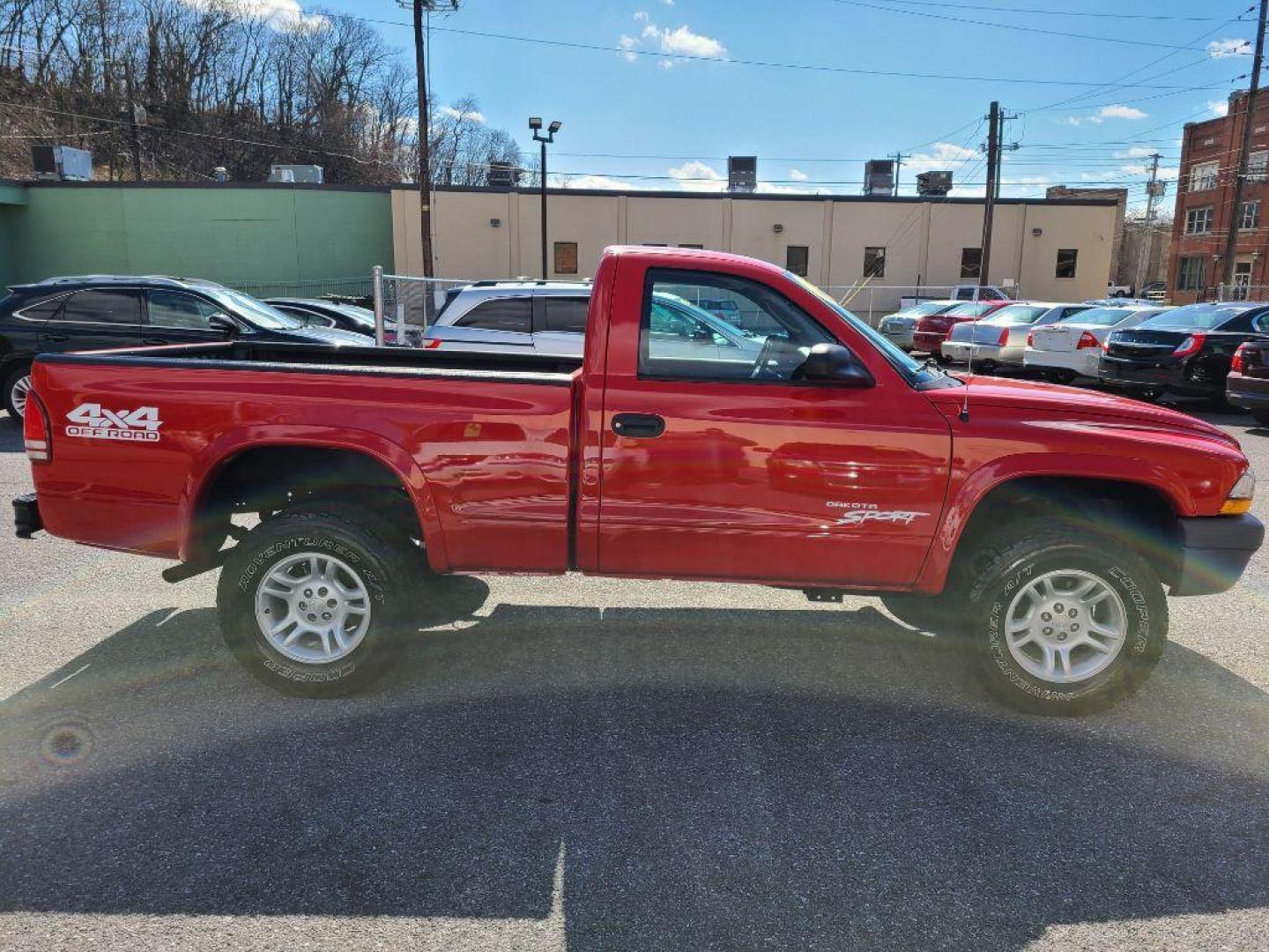 2003 RED DODGE DAKOTA SXT (1D7GG16X23S) with an 3.9L engine, Automatic transmission, located at 117 North Cameron Street, Harrisburg, PA, 17101, (717) 963-8962, 40.266762, -76.875259 - WE FINANCE!!! Good Credit/ Bad Credit/ No Credit - ALL Trade-Ins Welcomed!!! ***Guaranteed Credit Approval*** APPLY ONLINE or CALL us TODAY ;) Internet Prices and Marketplace Prices are SPECIAL discounted ***CASH DEALS*** Retail Prices are higher. Please call us to discuss your cash and finan - Photo#5