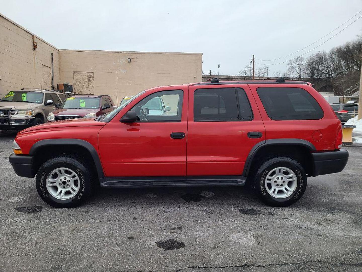 2003 RED DODGE DURANGO SPORT (1D4HS38N33F) with an 4.7L engine, Automatic transmission, located at 117 North Cameron Street, Harrisburg, PA, 17101, (717) 963-8962, 40.266762, -76.875259 - WE FINANCE!!! Good Credit/ Bad Credit/ No Credit - ALL Trade-Ins Welcomed!!! ***Guaranteed Credit Approval*** APPLY ONLINE or CALL us TODAY ;) Internet Prices and Marketplace Prices are SPECIAL discounted ***CASH DEALS*** Retail Prices are higher. Please call us to discuss your cash and finan - Photo#1