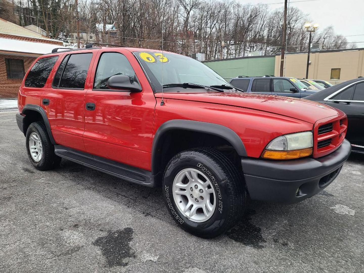 2003 RED DODGE DURANGO SPORT (1D4HS38N33F) with an 4.7L engine, Automatic transmission, located at 117 North Cameron Street, Harrisburg, PA, 17101, (717) 963-8962, 40.266762, -76.875259 - WE FINANCE!!! Good Credit/ Bad Credit/ No Credit - ALL Trade-Ins Welcomed!!! ***Guaranteed Credit Approval*** APPLY ONLINE or CALL us TODAY ;) Internet Prices and Marketplace Prices are SPECIAL discounted ***CASH DEALS*** Retail Prices are higher. Please call us to discuss your cash and finan - Photo#6