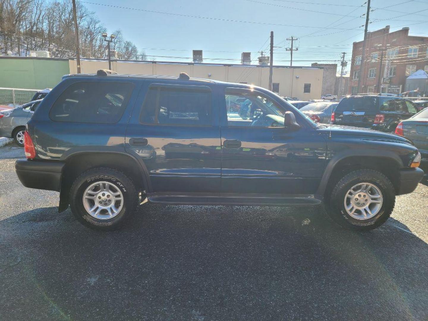 2003 BLUE DODGE DURANGO SPORT (1D4HS38N03F) with an 4.7L engine, Automatic transmission, located at 7981 Paxton Street, Harrisburg, PA, 17111, (717) 561-2926, 40.261490, -76.749229 - WE FINANCE!!! Good Credit/ Bad Credit/ No Credit - ALL Trade-Ins Welcomed!!! ***Guaranteed Credit Approval*** APPLY ONLINE or CALL us TODAY ;) Internet Prices and Marketplace Prices are SPECIAL discounted ***CASH DEALS*** Retail Prices are higher. Please call us to discuss your cash and finan - Photo#5