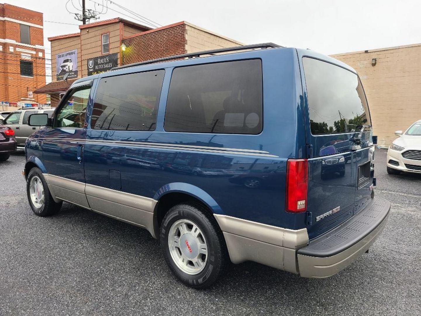 2003 BLUE GMC SAFARI XT (1GKEL19XX3B) with an 4.3L engine, Automatic transmission, located at 117 North Cameron Street, Harrisburg, PA, 17101, (717) 963-8962, 40.266762, -76.875259 - WE FINANCE!!! Good Credit/ Bad Credit/ No Credit - ALL Trade-Ins Welcomed!!! ***Guaranteed Credit Approval*** APPLY ONLINE or CALL us TODAY ;) Internet Prices and Marketplace Prices are SPECIAL discounted ***CASH DEALS*** Retail Prices are higher. Please call us to discuss your cash and finan - Photo#2