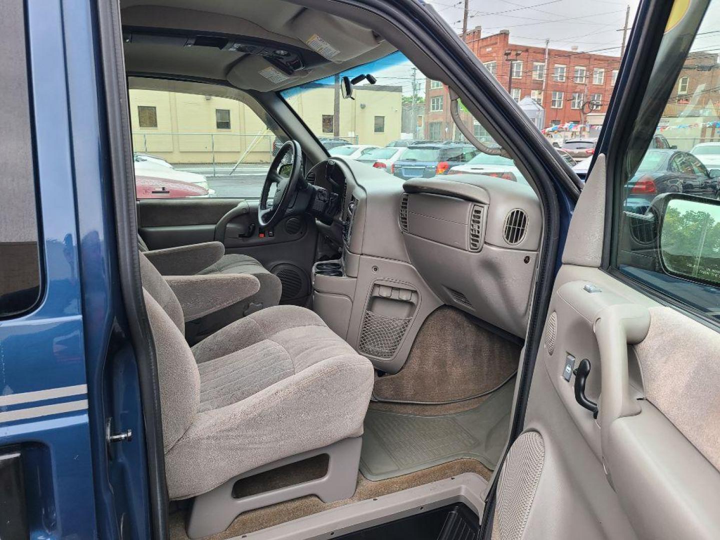 2003 BLUE GMC SAFARI XT (1GKEL19XX3B) with an 4.3L engine, Automatic transmission, located at 117 North Cameron Street, Harrisburg, PA, 17101, (717) 963-8962, 40.266762, -76.875259 - WE FINANCE!!! Good Credit/ Bad Credit/ No Credit - ALL Trade-Ins Welcomed!!! ***Guaranteed Credit Approval*** APPLY ONLINE or CALL us TODAY ;) Internet Prices and Marketplace Prices are SPECIAL discounted ***CASH DEALS*** Retail Prices are higher. Please call us to discuss your cash and finan - Photo#8