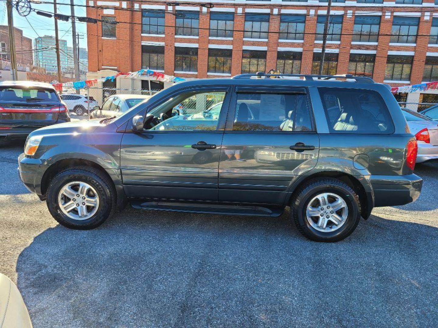 2003 SILVER HONDA PILOT EXL (2HKYF18673H) with an 3.5L engine, Automatic transmission, located at 117 North Cameron Street, Harrisburg, PA, 17101, (717) 963-8962, 40.266762, -76.875259 - WE FINANCE!!! Good Credit/ Bad Credit/ No Credit - ALL Trade-Ins Welcomed!!! ***Guaranteed Credit Approval*** APPLY ONLINE or CALL us TODAY ;) Internet Prices and Marketplace Prices are SPECIAL discounted ***CASH DEALS*** Retail Prices are higher. Please call us to discuss your cash and finan - Photo#1