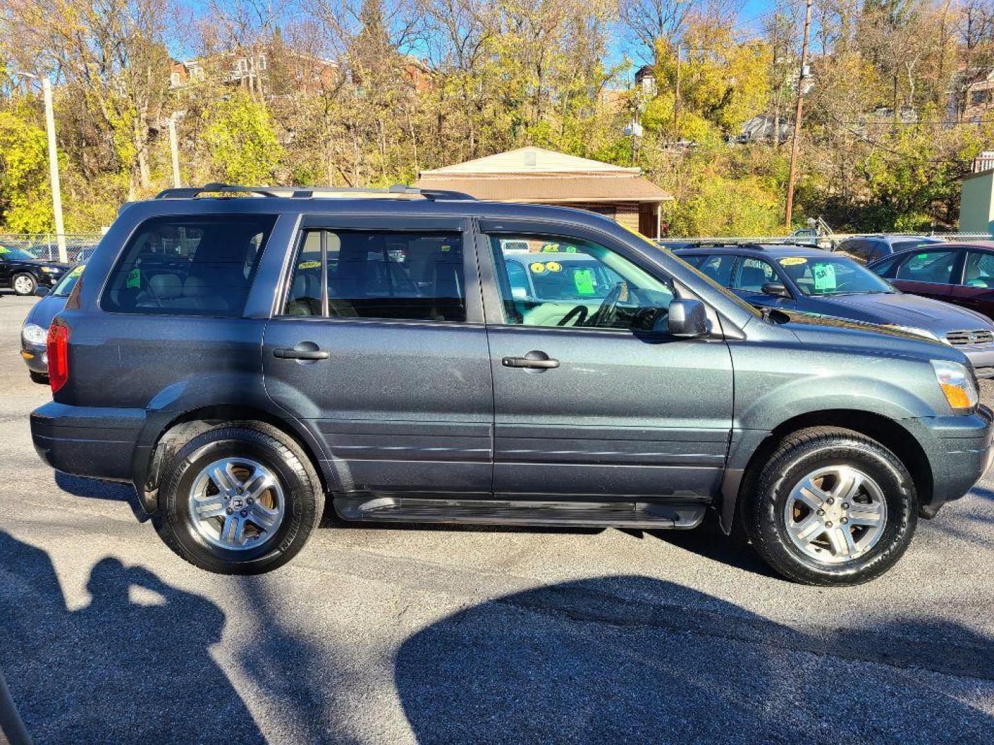 2003 SILVER HONDA PILOT EXL (2HKYF18673H) with an 3.5L engine, Automatic transmission, located at 117 North Cameron Street, Harrisburg, PA, 17101, (717) 963-8962, 40.266762, -76.875259 - WE FINANCE!!! Good Credit/ Bad Credit/ No Credit - ALL Trade-Ins Welcomed!!! ***Guaranteed Credit Approval*** APPLY ONLINE or CALL us TODAY ;) Internet Prices and Marketplace Prices are SPECIAL discounted ***CASH DEALS*** Retail Prices are higher. Please call us to discuss your cash and finan - Photo#6