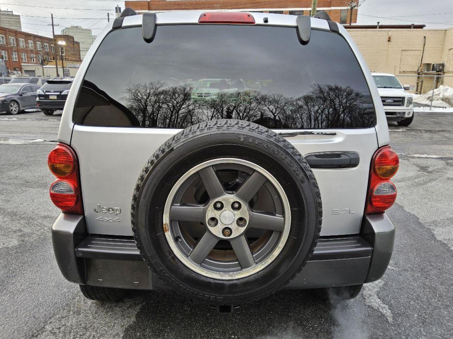 2003 SILVER JEEP LIBERTY SPORT (1J4GL48KX3W) with an 3.7L engine, Automatic transmission, located at 7981 Paxton Street, Harrisburg, PA, 17111, (717) 561-2926, 40.261490, -76.749229 - WE FINANCE!!! Good Credit/ Bad Credit/ No Credit - ALL Trade-Ins Welcomed!!! ***Guaranteed Credit Approval*** APPLY ONLINE or CALL us TODAY ;) Internet Prices and Marketplace Prices are SPECIAL discounted ***CASH DEALS*** Retail Prices are higher. Please call us to discuss your cash and finan - Photo#3