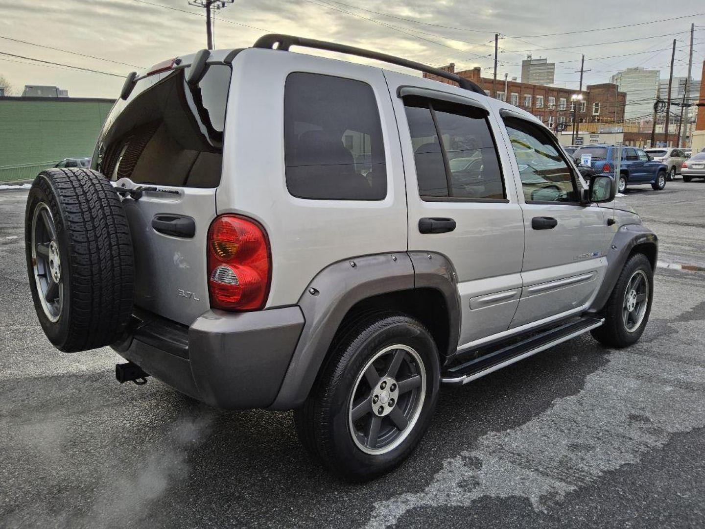 2003 SILVER JEEP LIBERTY SPORT (1J4GL48KX3W) with an 3.7L engine, Automatic transmission, located at 7981 Paxton Street, Harrisburg, PA, 17111, (717) 561-2926, 40.261490, -76.749229 - WE FINANCE!!! Good Credit/ Bad Credit/ No Credit - ALL Trade-Ins Welcomed!!! ***Guaranteed Credit Approval*** APPLY ONLINE or CALL us TODAY ;) Internet Prices and Marketplace Prices are SPECIAL discounted ***CASH DEALS*** Retail Prices are higher. Please call us to discuss your cash and finan - Photo#4