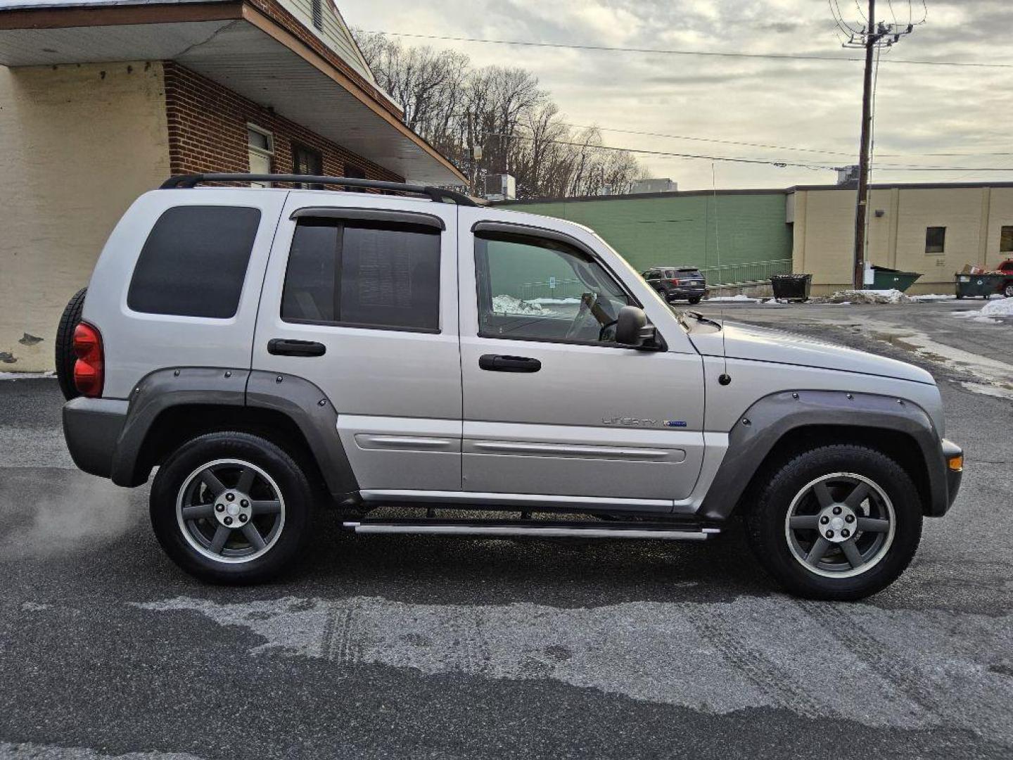 2003 SILVER JEEP LIBERTY SPORT (1J4GL48KX3W) with an 3.7L engine, Automatic transmission, located at 7981 Paxton Street, Harrisburg, PA, 17111, (717) 561-2926, 40.261490, -76.749229 - WE FINANCE!!! Good Credit/ Bad Credit/ No Credit - ALL Trade-Ins Welcomed!!! ***Guaranteed Credit Approval*** APPLY ONLINE or CALL us TODAY ;) Internet Prices and Marketplace Prices are SPECIAL discounted ***CASH DEALS*** Retail Prices are higher. Please call us to discuss your cash and finan - Photo#5