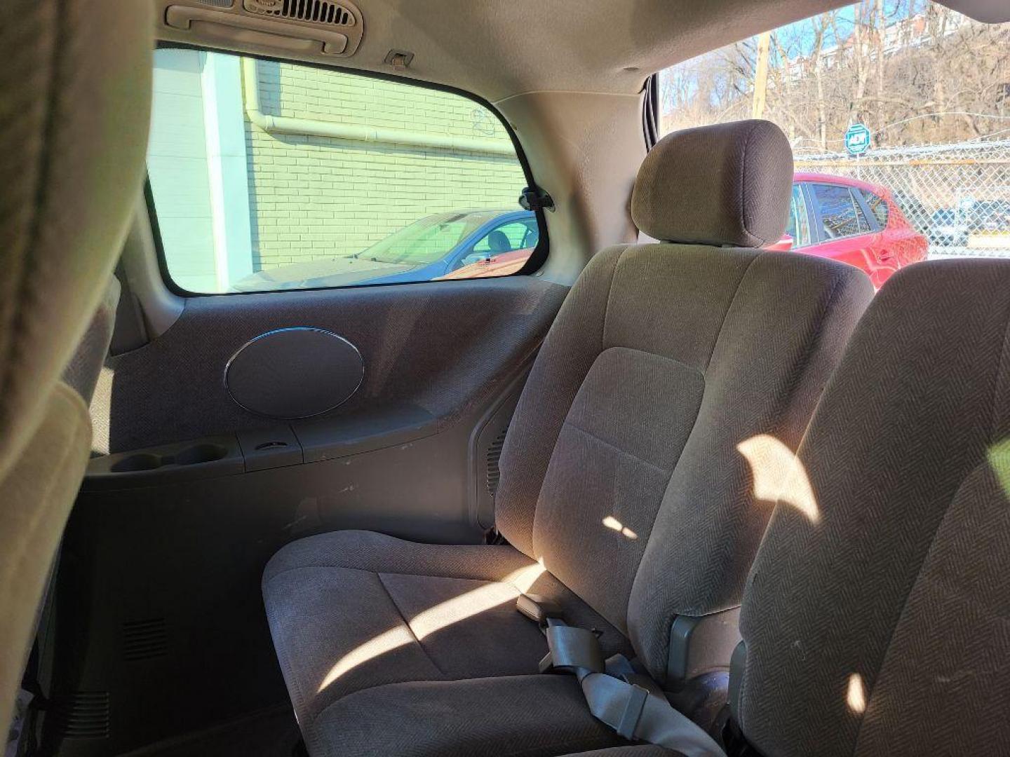 2003 GREEN KIA SEDONA EX (KNDUP131336) with an 3.5L engine, Automatic transmission, located at 117 North Cameron Street, Harrisburg, PA, 17101, (717) 963-8962, 40.266762, -76.875259 - WE FINANCE!!! Good Credit/ Bad Credit/ No Credit - ALL Trade-Ins Welcomed!!! ***Guaranteed Credit Approval*** APPLY ONLINE or CALL us TODAY ;) Internet Prices and Marketplace Prices are SPECIAL discounted ***CASH DEALS*** Retail Prices are higher. Please call us to discuss your cash and finan - Photo#14